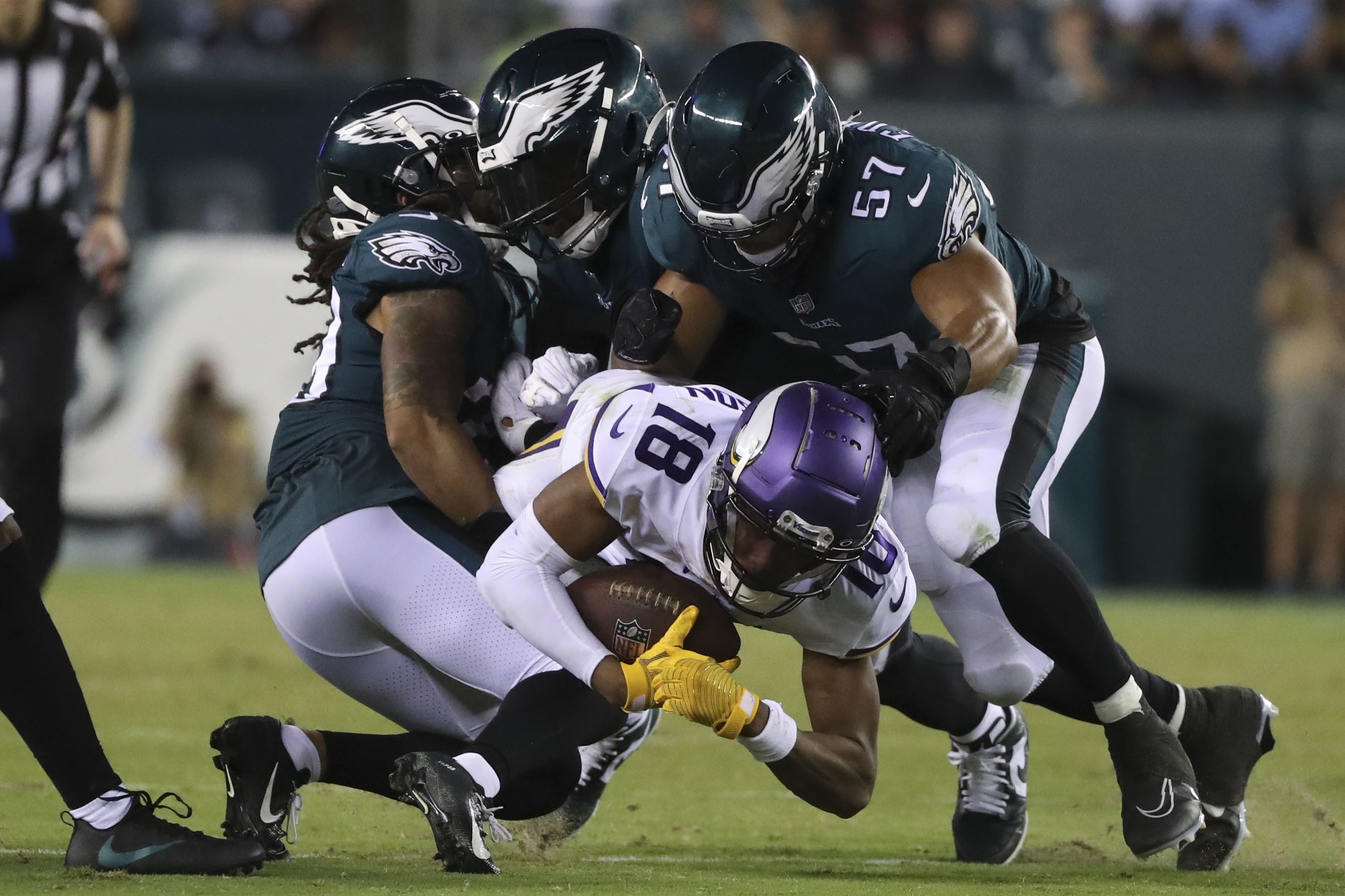 Eagles' Jalen Hurts catches fire in 24-7 win against Vikings