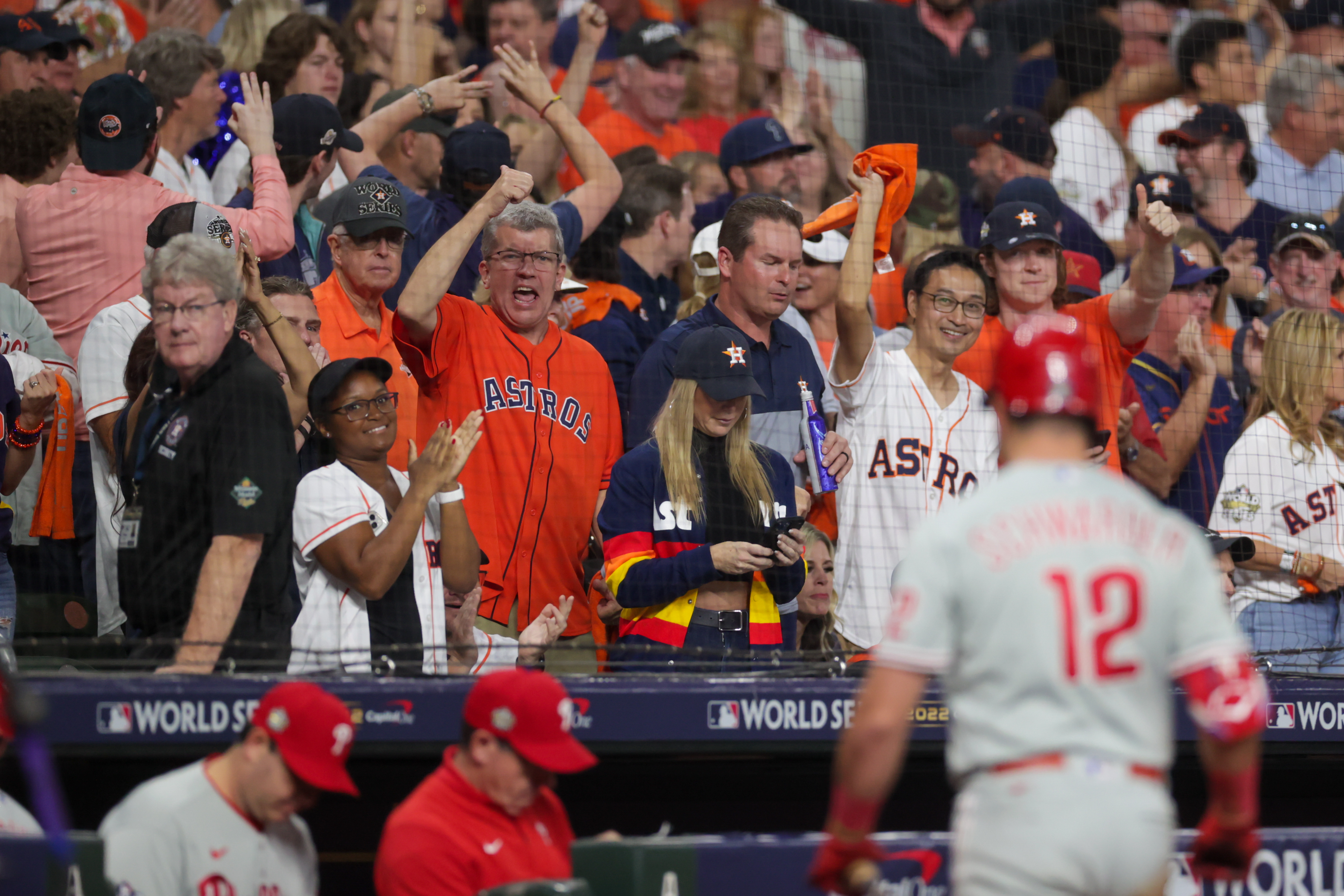 2022 World Series: Longtime Astros fan catches Yordan Alvarez Game
