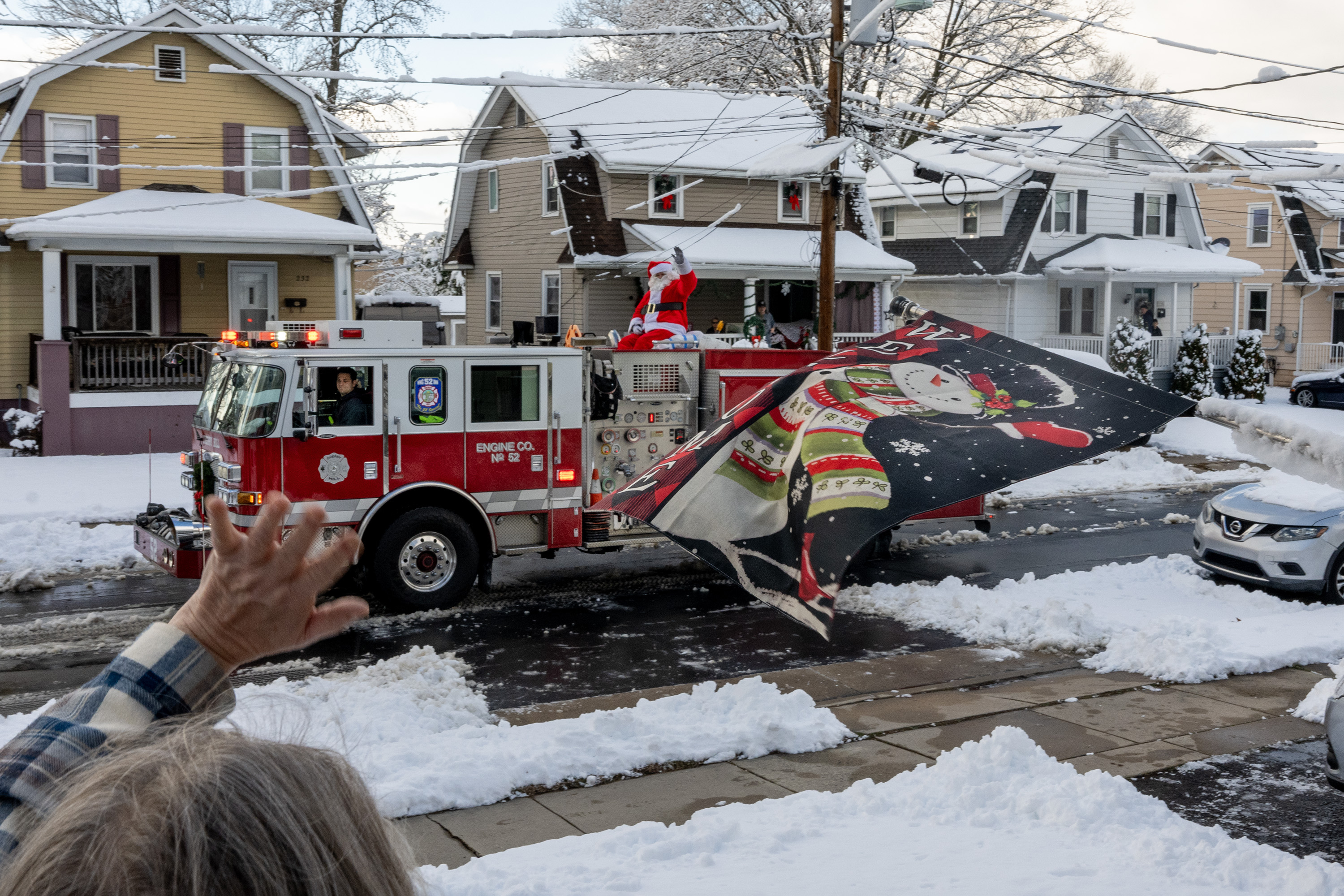 Cherry Hill Santa tour delights both kids and adults