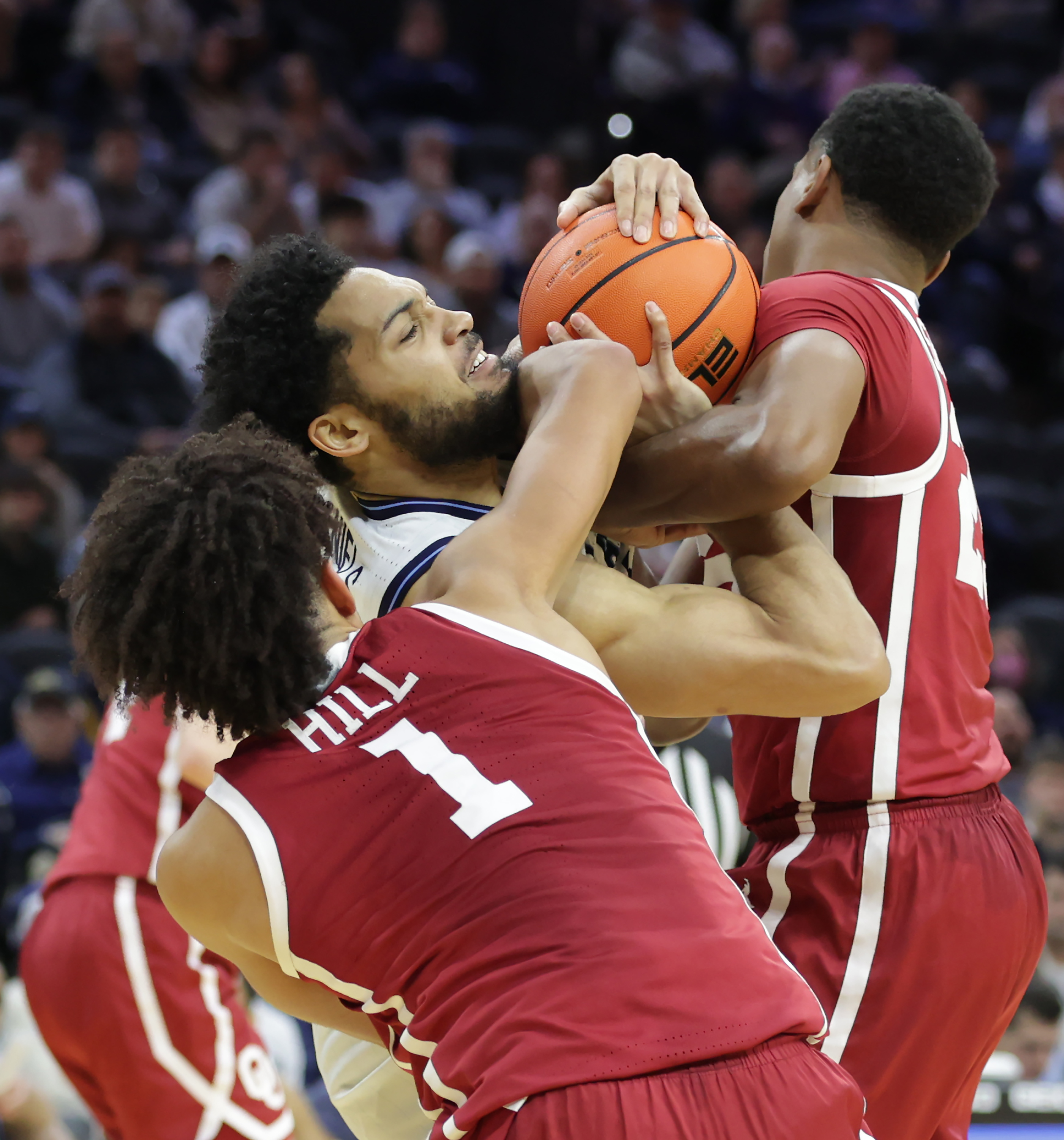 Caleb Daniels helps Villanova snap four-game skid in Cam Whitmore’s debut