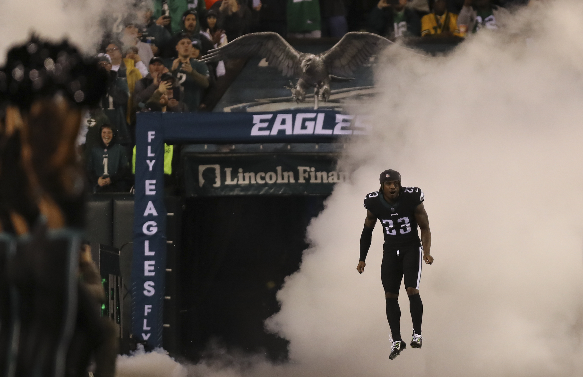 WHY EAGLES WILL SIGN KERN, GIVE CJ AND QUINN ANOTHER WEEK!