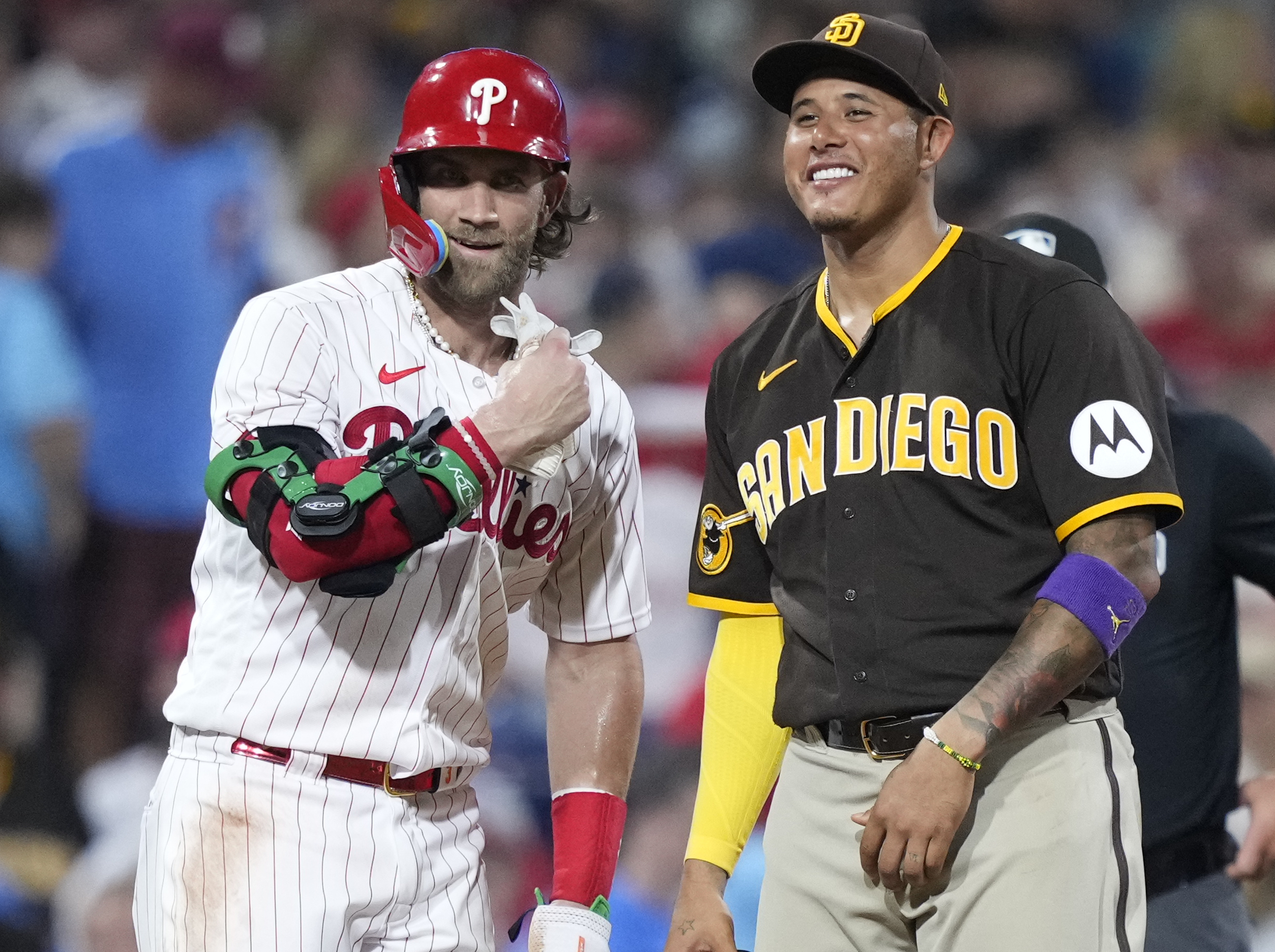 Phillies' Bryce Harper gets minimal reaction for deal from new teammates -  Sports Illustrated