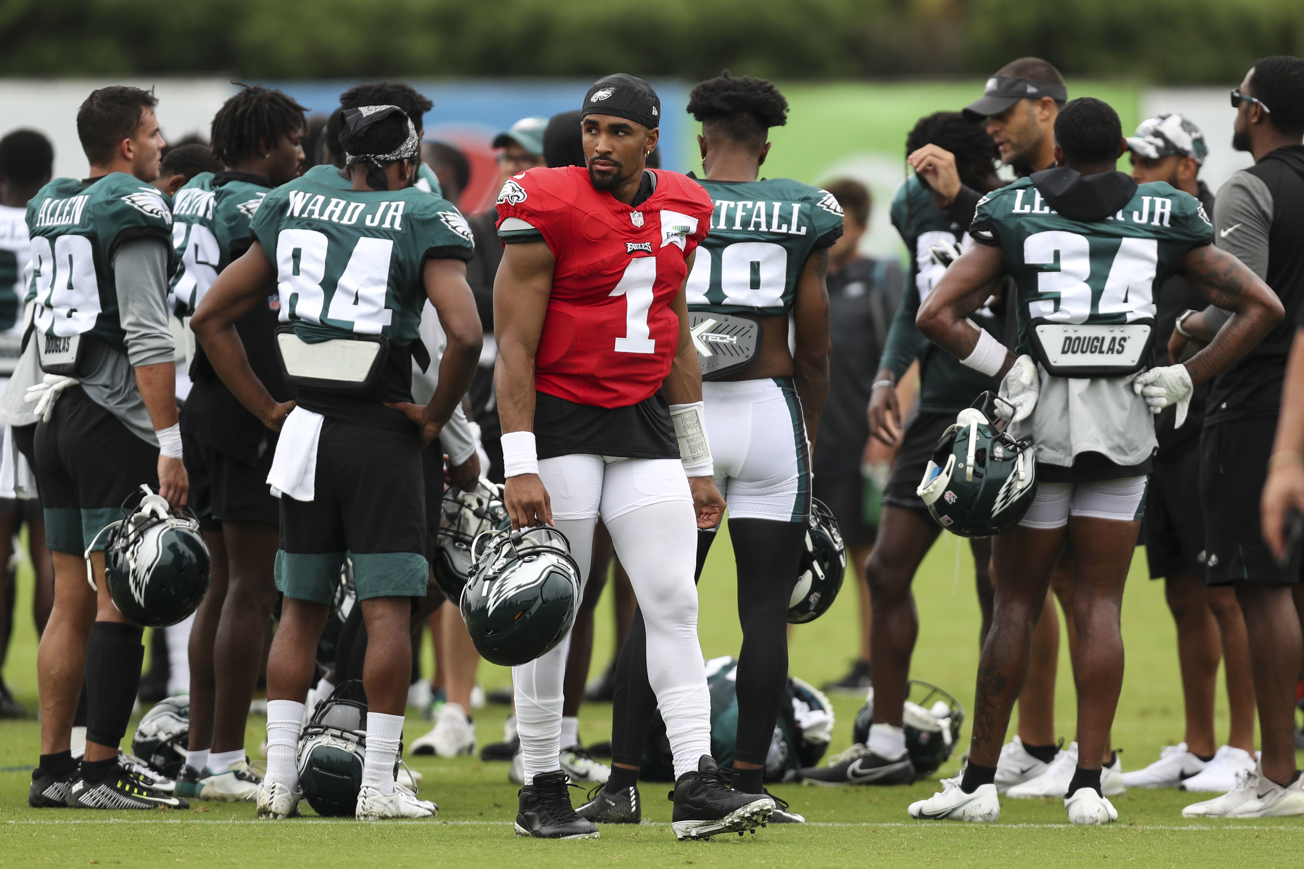 Eagles first-rounder Jordan Davis turning heads to open camp: 'All