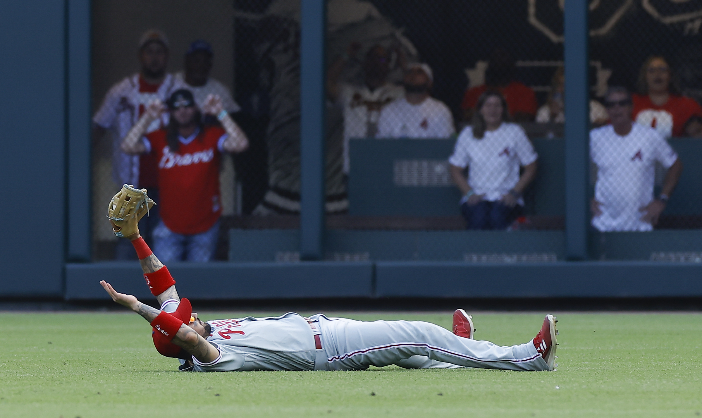 Castellanos comes up big at the plate and in the field, leading Phillies  past Braves 6-5 - The San Diego Union-Tribune