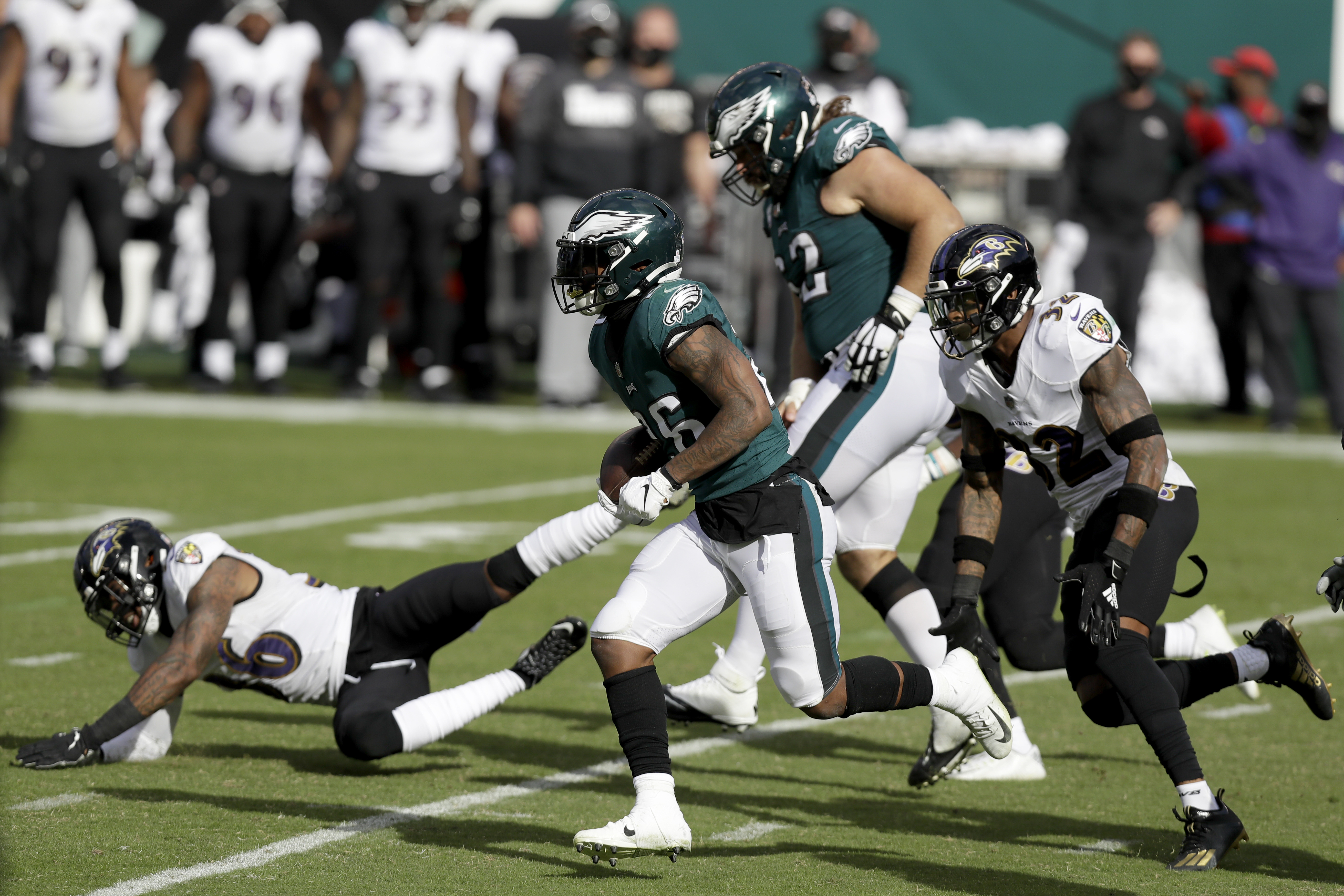 Baltimore Ravens close door on Philadelphia Eagles' late comeback push