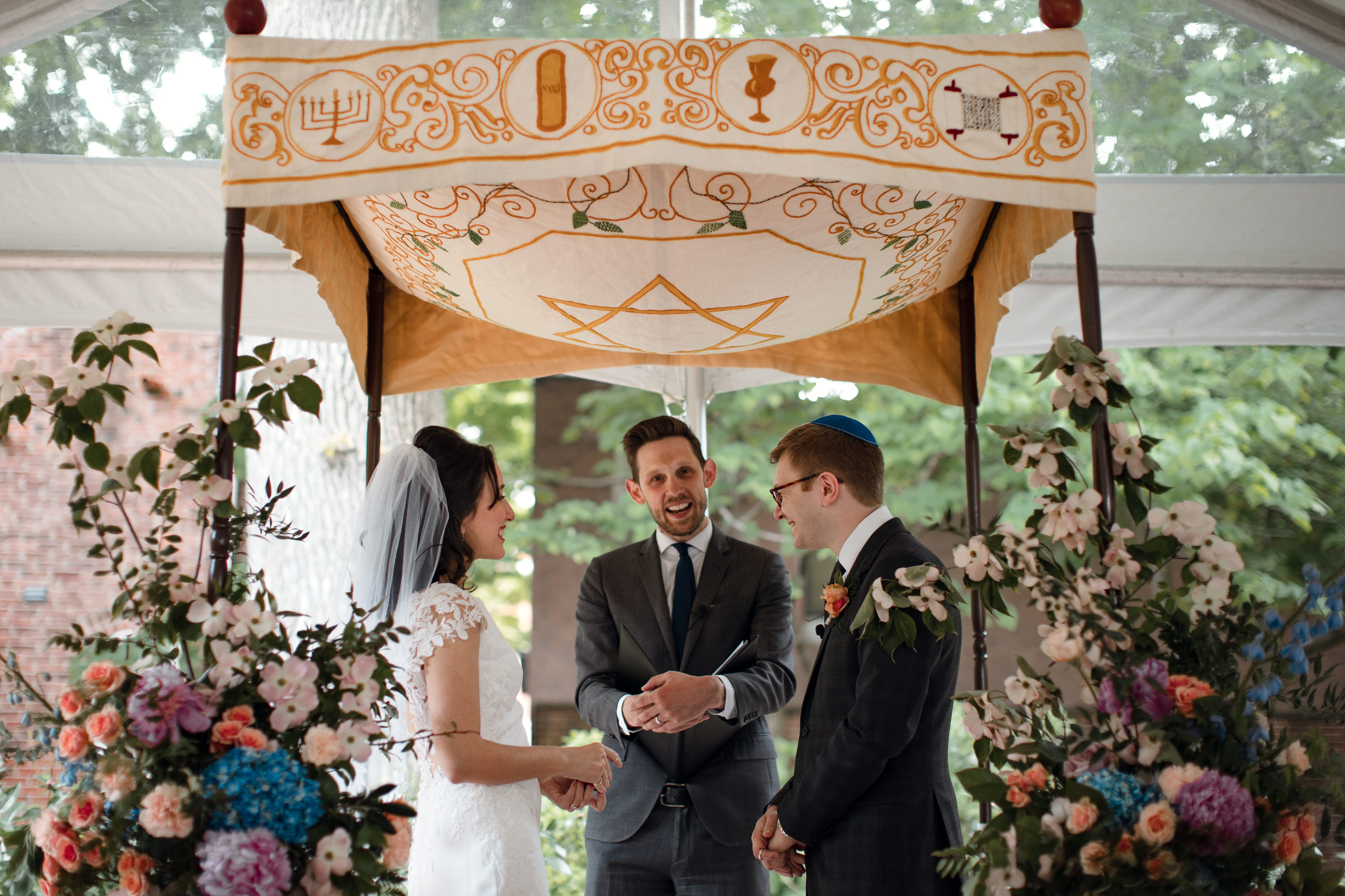 This Couple Wore Just Married Eagles Jerseys at Their Wedding