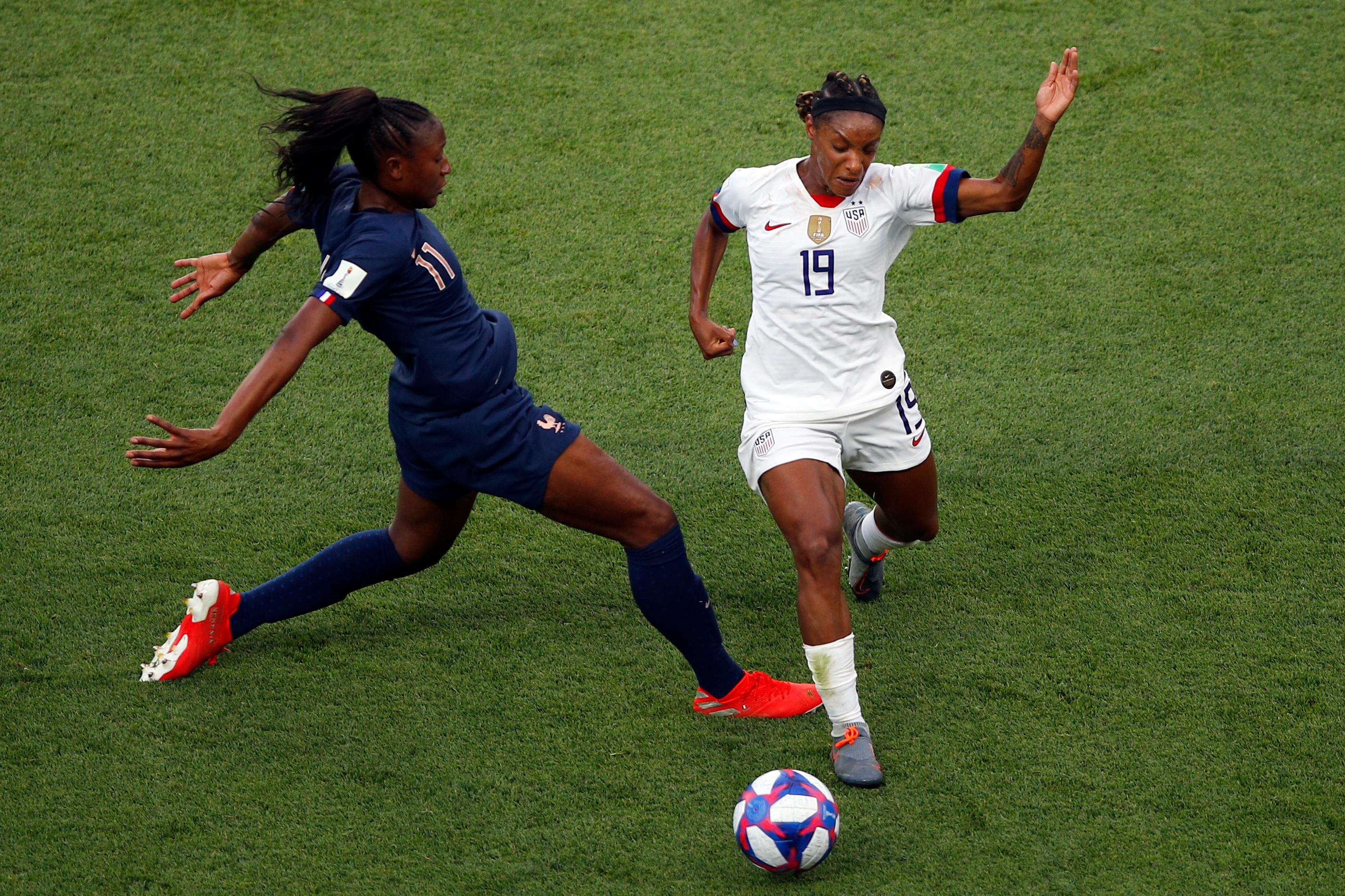 USWNT stars Crystal Dunn, Alex Morgan are true soccer moms - Los