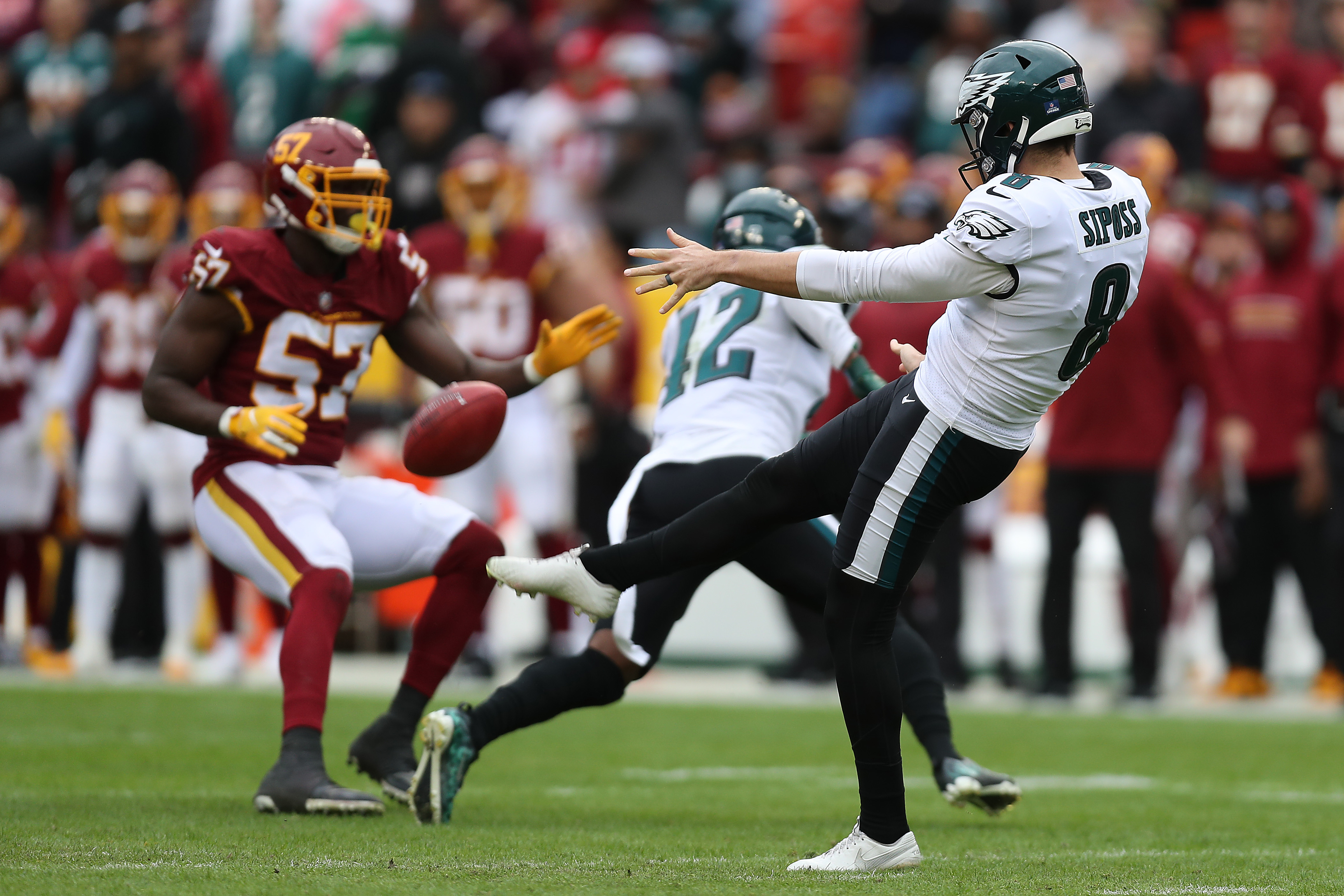 Eagles move closer to playoff berth by beating Washington