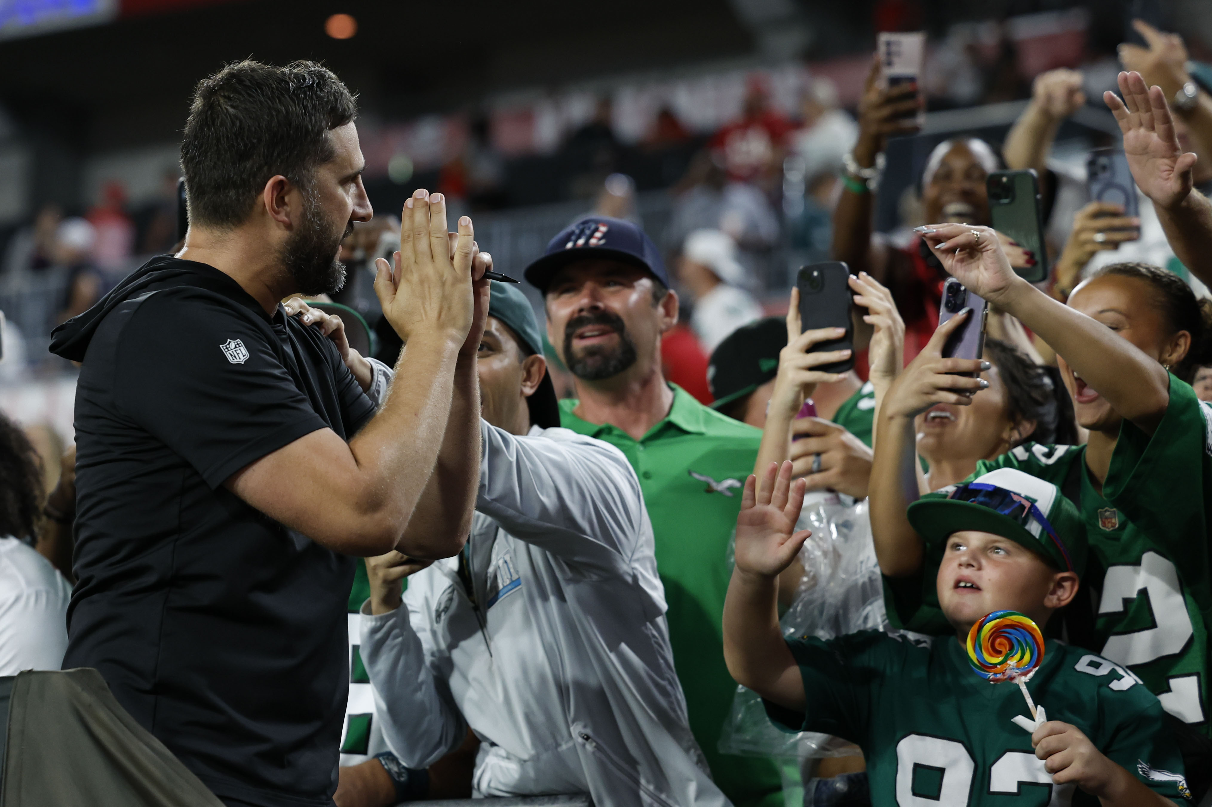 Eagles' Jalen Hurts joins Alabama football for postgame celebration