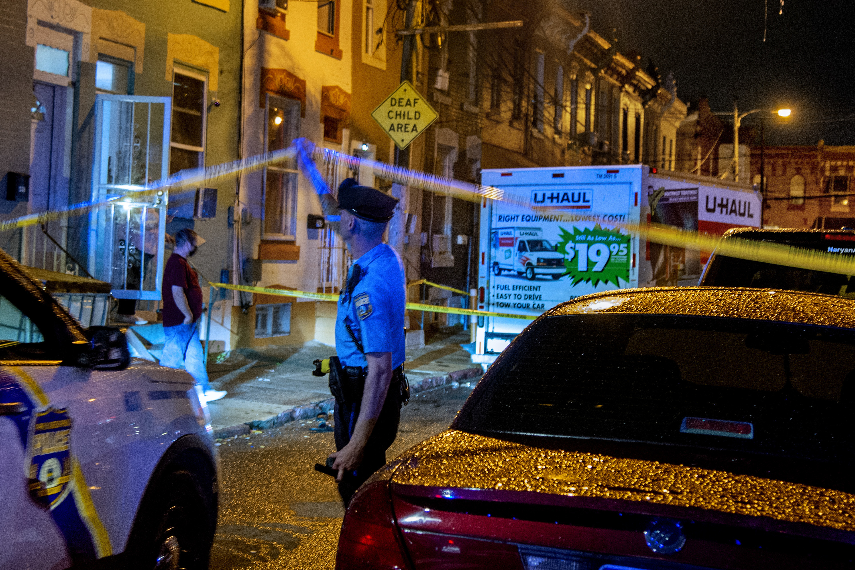 2 People Hurt By U Haul Truck During Botched Purse Theft In North Philly Police Say