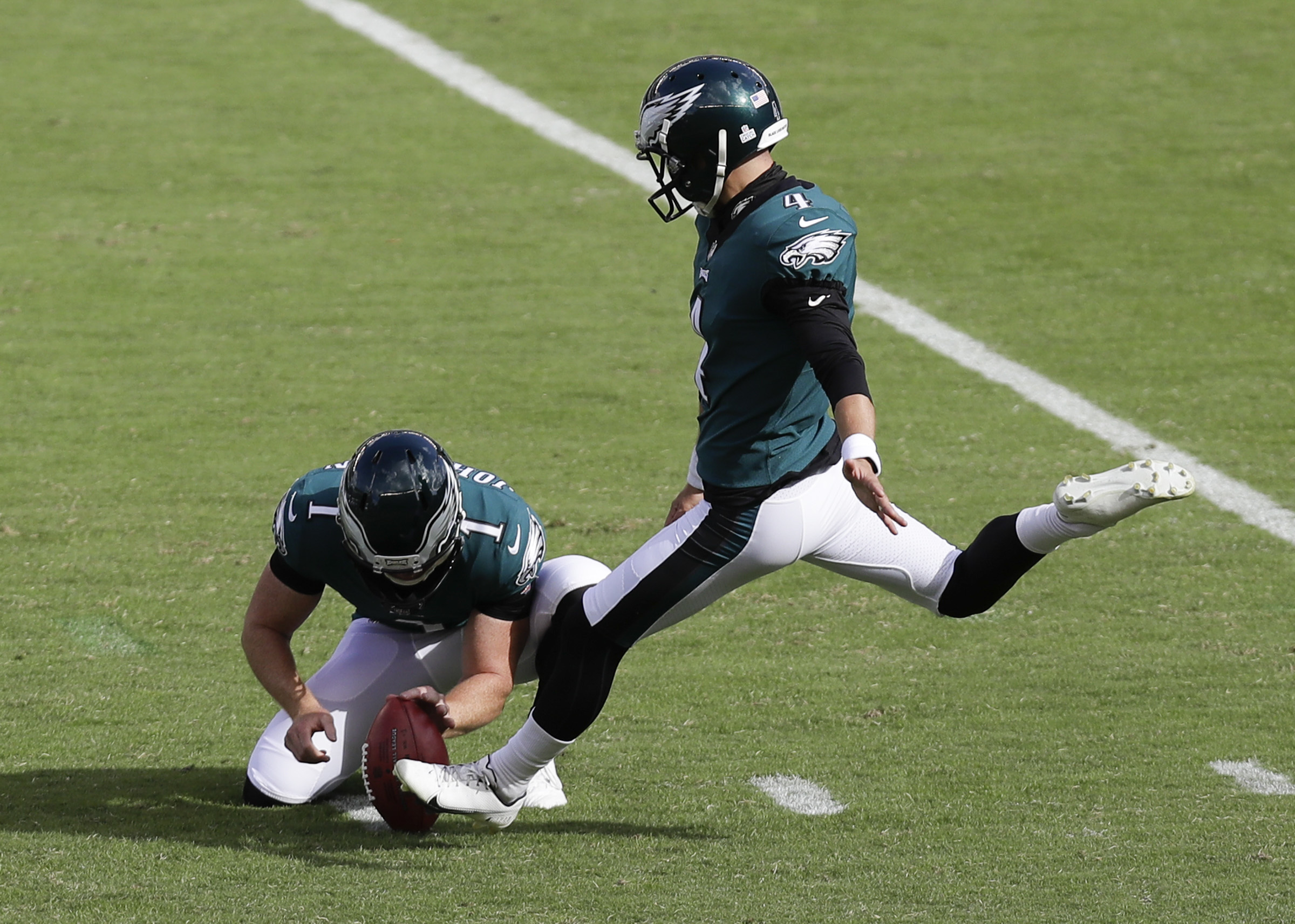 What's up with Eagles' Jake Elliott? Dave Fipp weighs in on