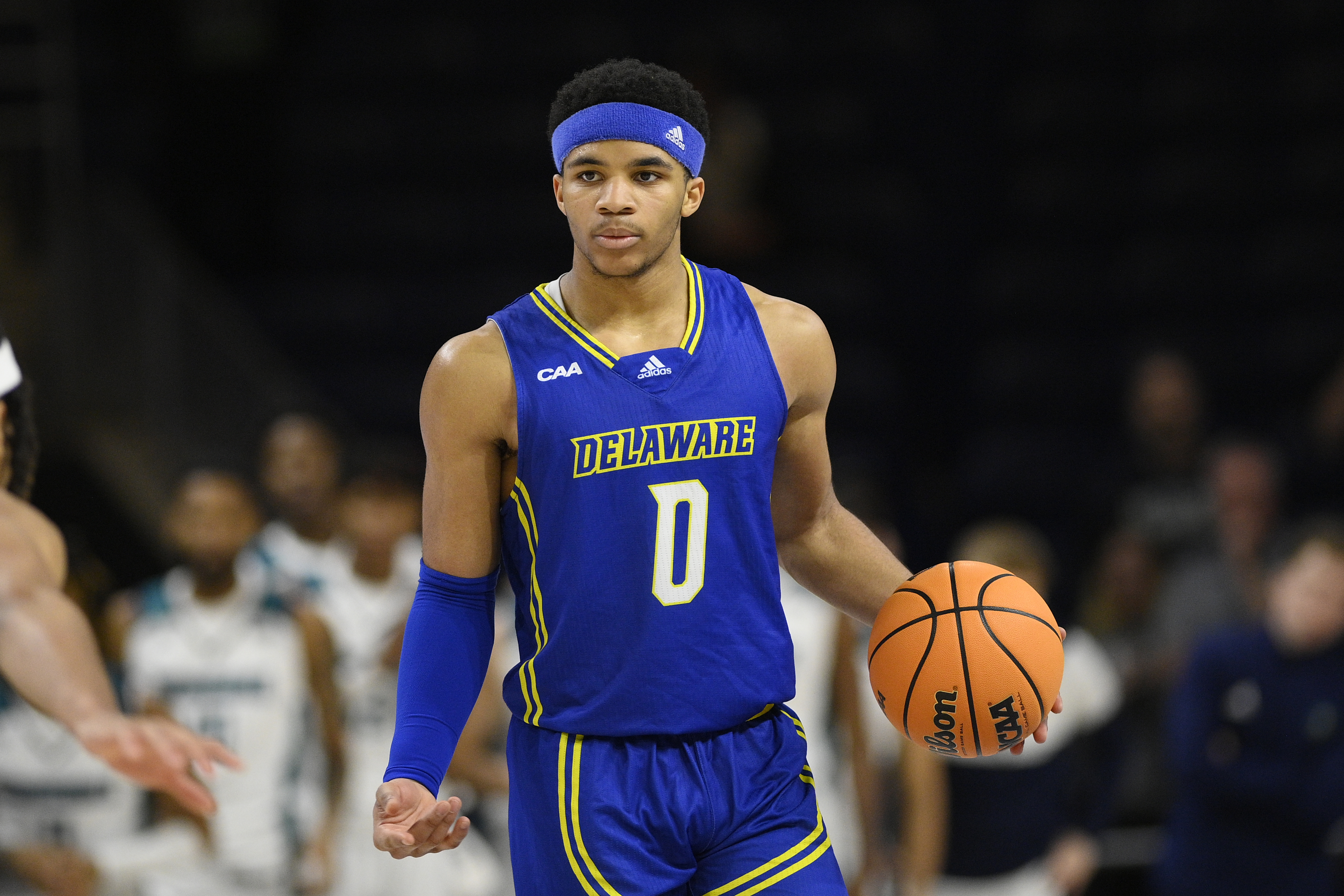 Jameer Nelson Jr. finds a home at Delaware and has his dad right there with  him