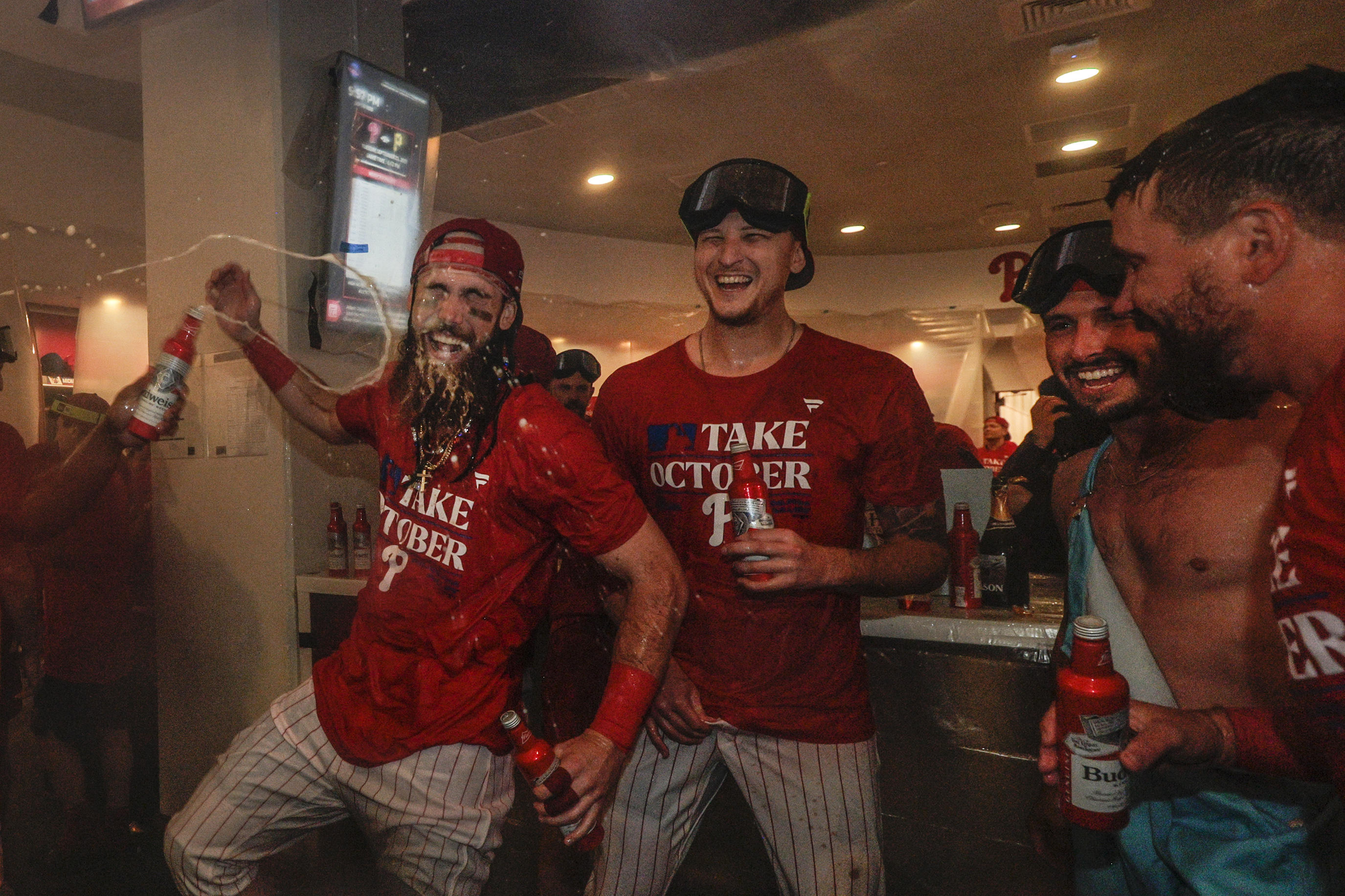 Photo: Phillies celebrate with champagne - PHI2009102115 