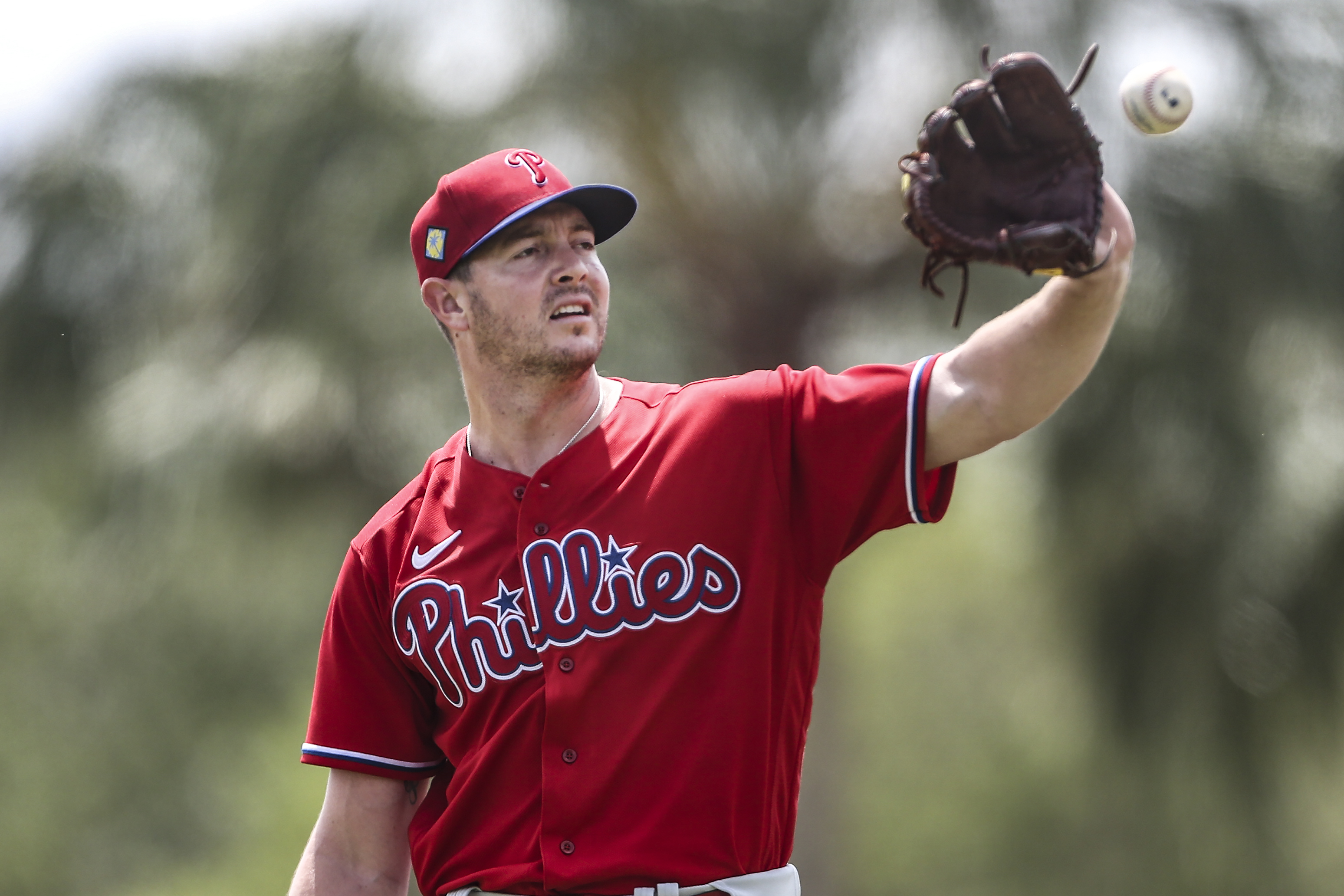 Six-run eighth inning powers Braves past Phillies, Seranthony Domínguez