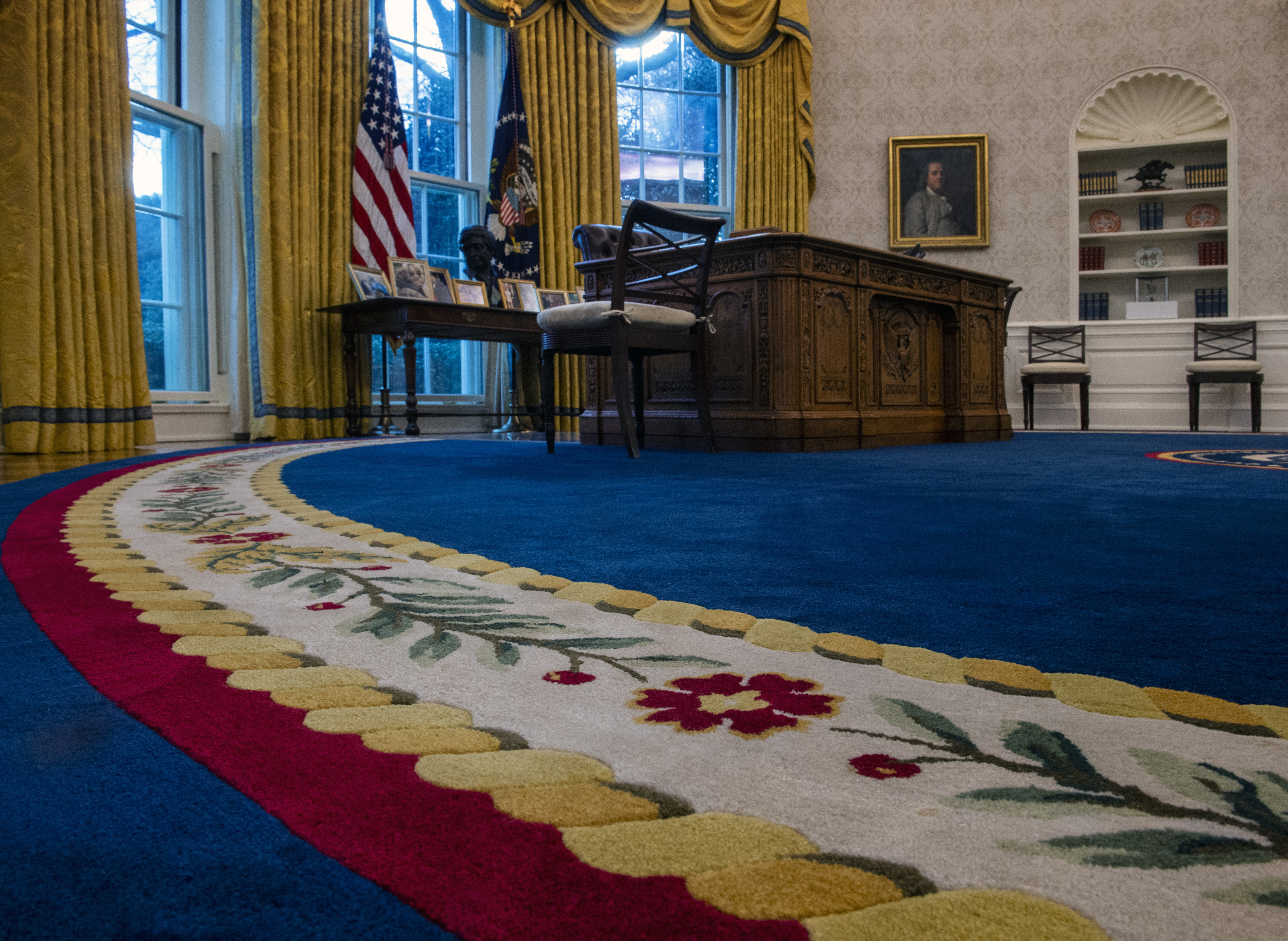 A look inside Biden's Oval Office