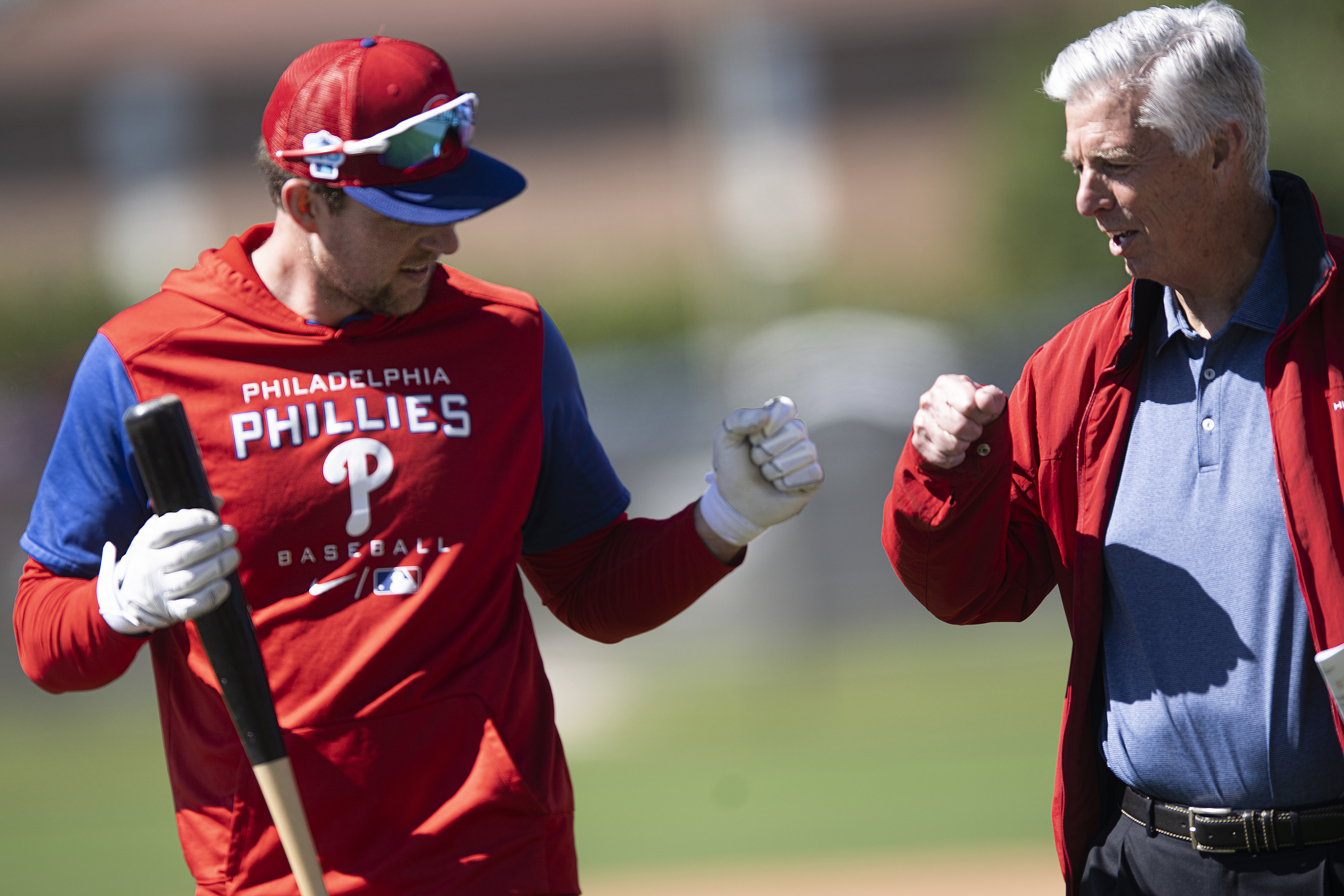 Rhys Hoskins' lame-duck contract status with Phillies evokes