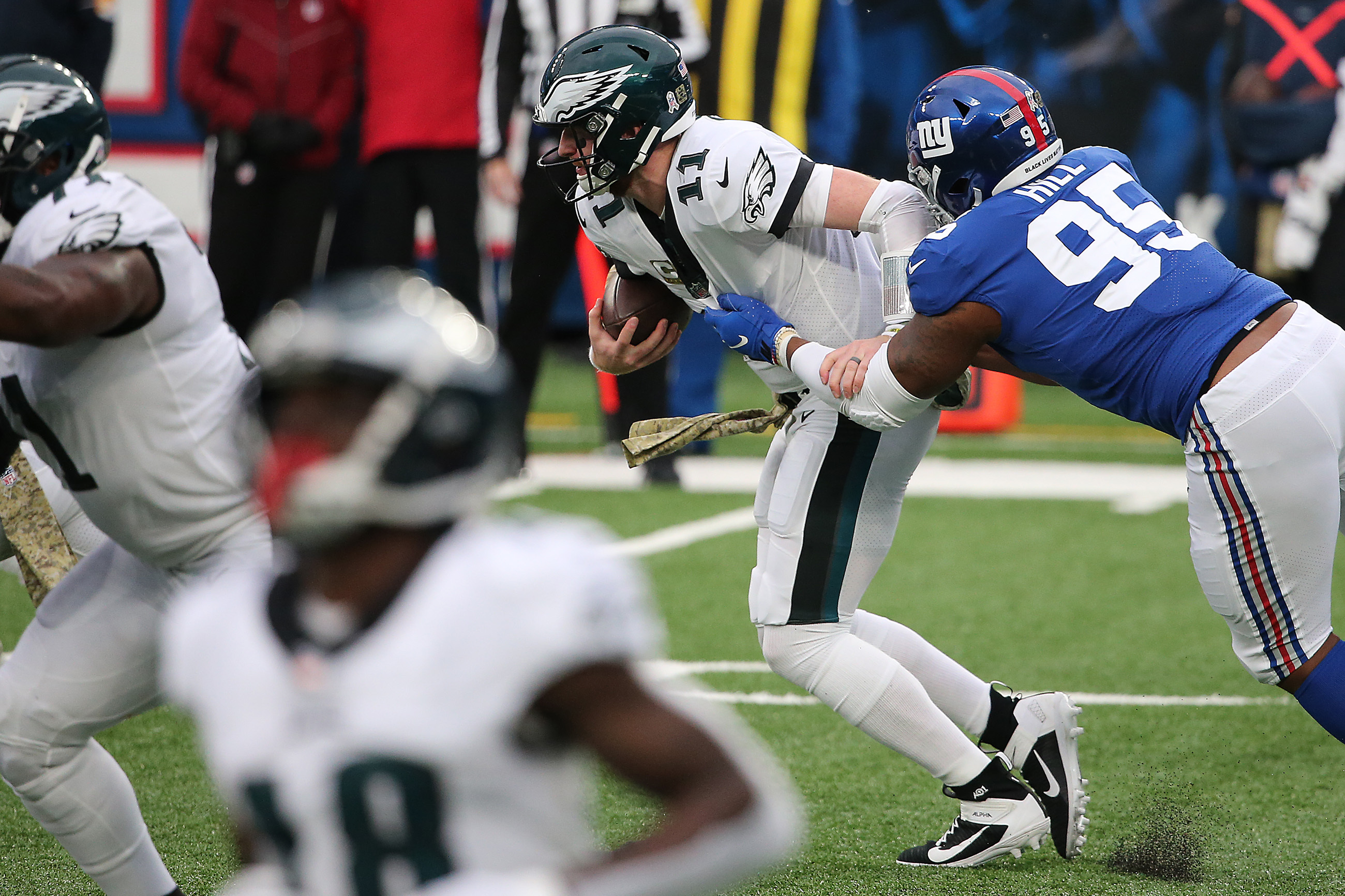 Injury-ravaged Philadelphia Eagles beat New York Giants, win NFC East