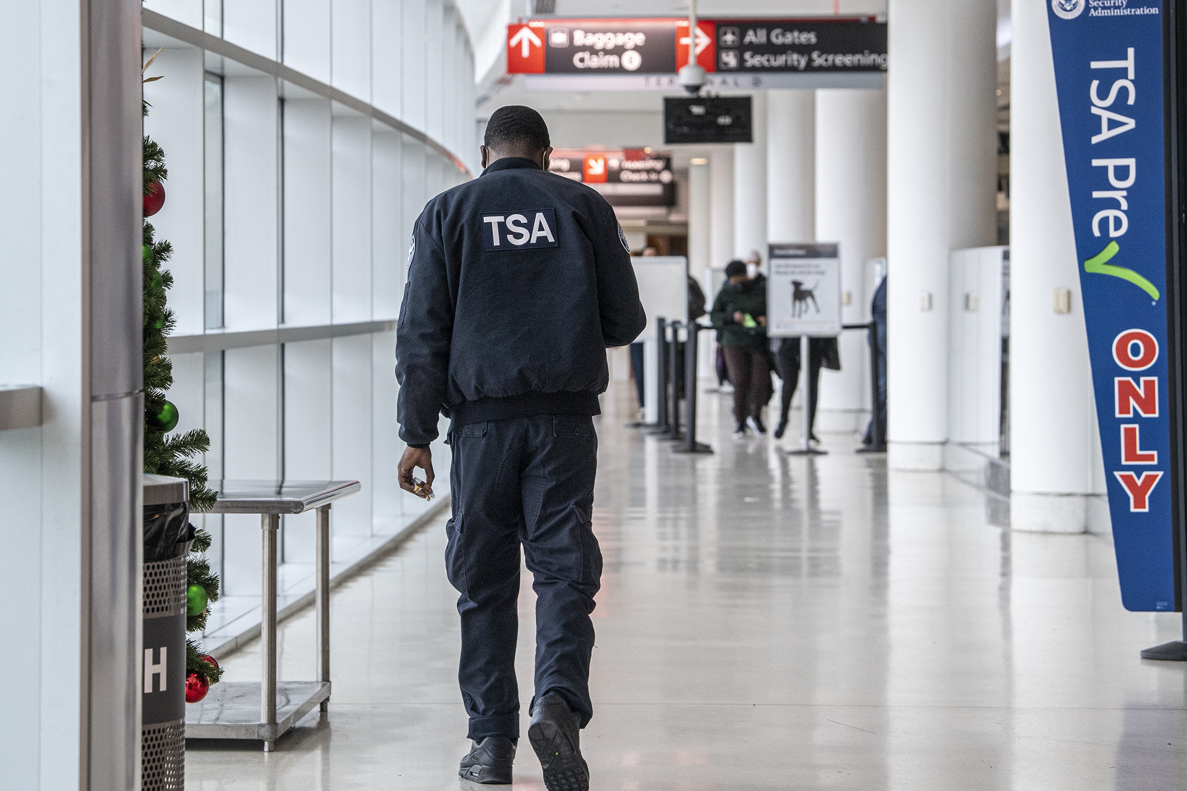 TSA finds explosive in checked bag at Pennsylvania airport Video - ABC News