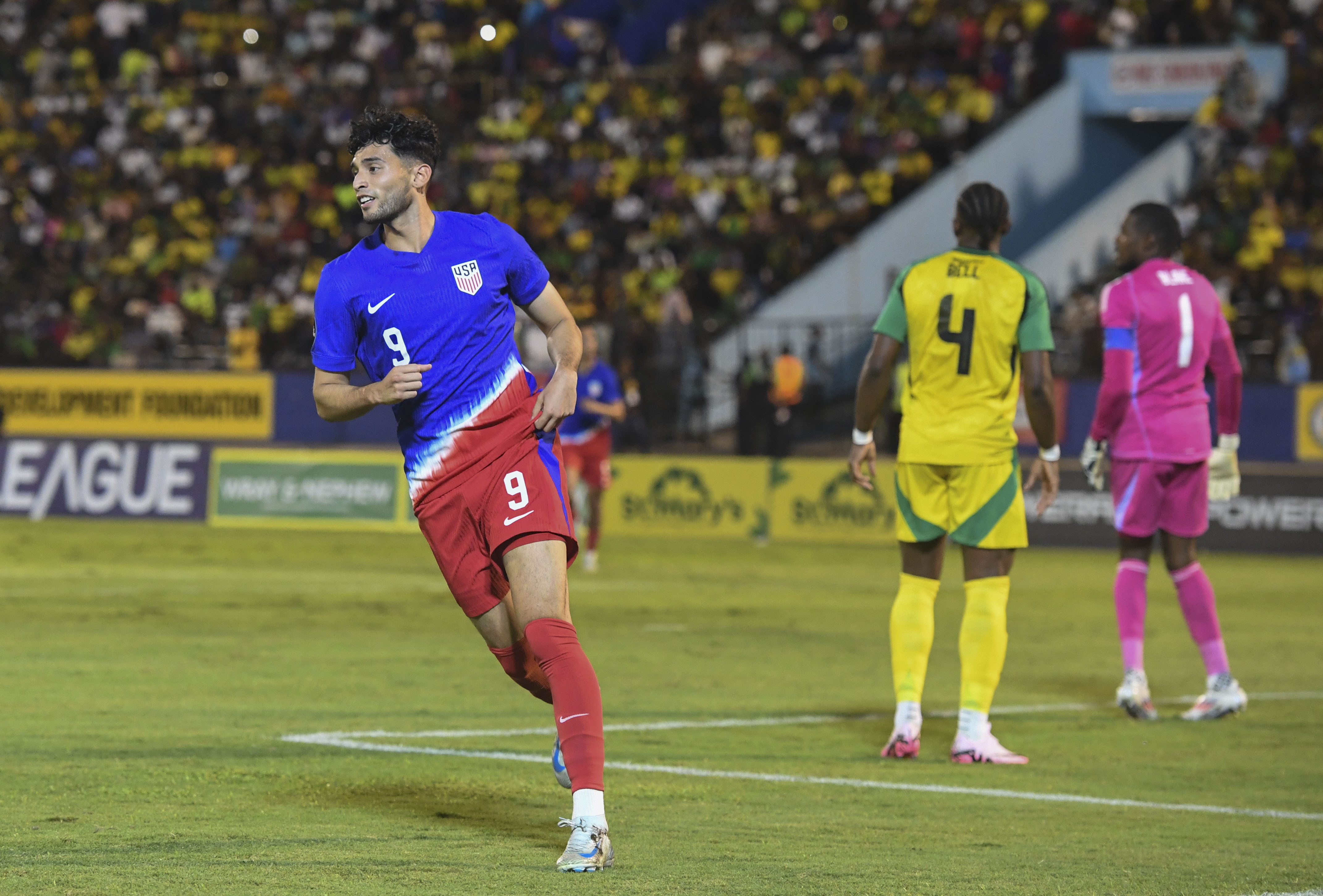 Ricardo Pepi's goal gives the USMNT a 1-0 at Jamaica in the