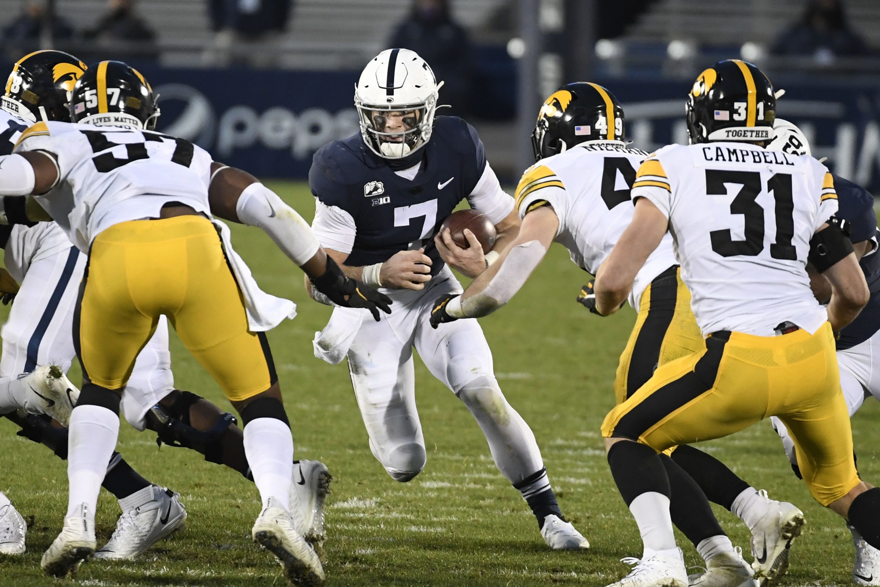 Iowa DT Daviyon Nixon breaks down his 71-yard pick-six vs. Penn State