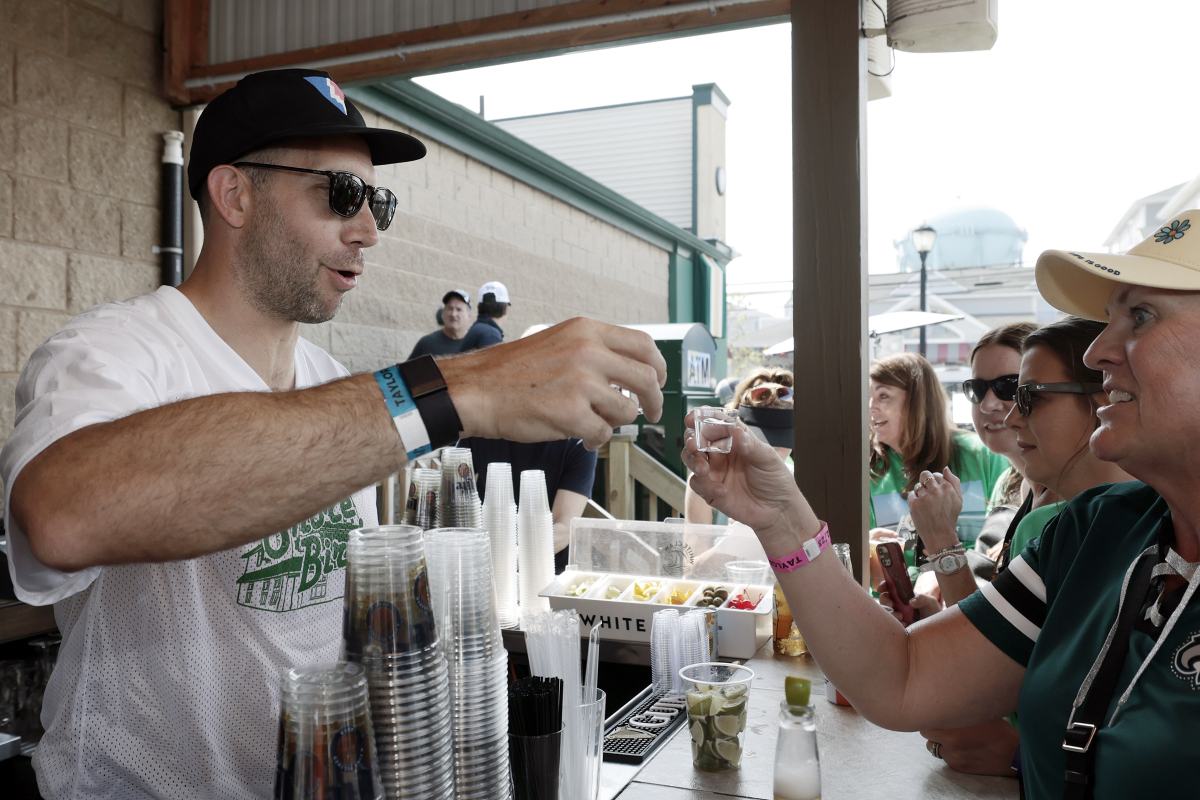 Jason Kelce and friends chug beer, play flip cup, and sing karaoke