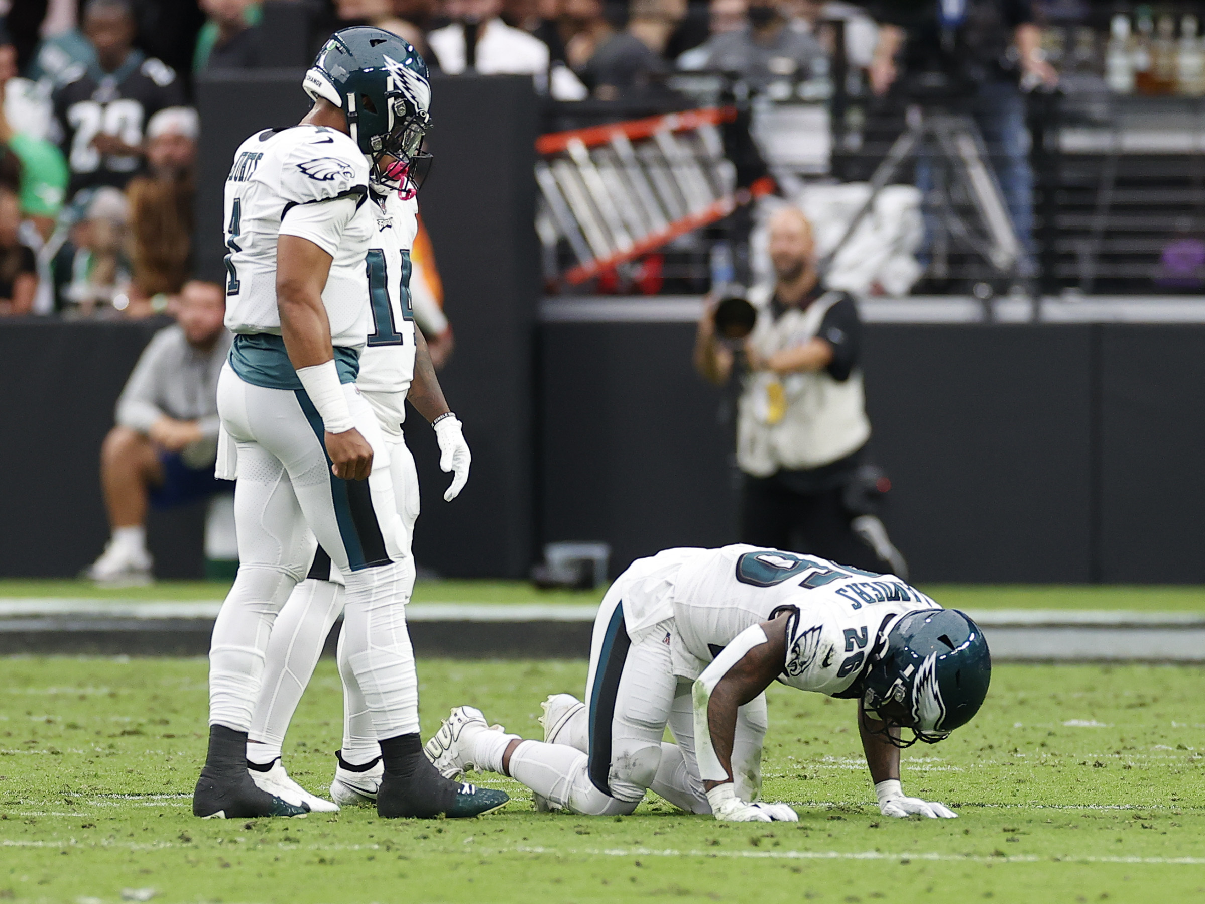 Eagles-Raiders analysis: Embarrassing, mistake-filled loss in Las