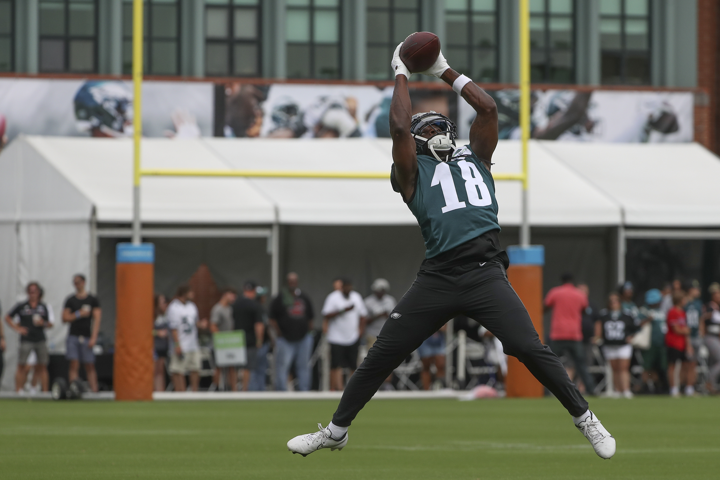 Philadelphia, Pennsylvania, USA. 21st Dec, 2021. Philadelphia Eagles wide  receiver Jalen Reagor (18) in action during the NFL game between the  Washington Football Team and the Philadelphia Eagles at Lincoln Financial  Field