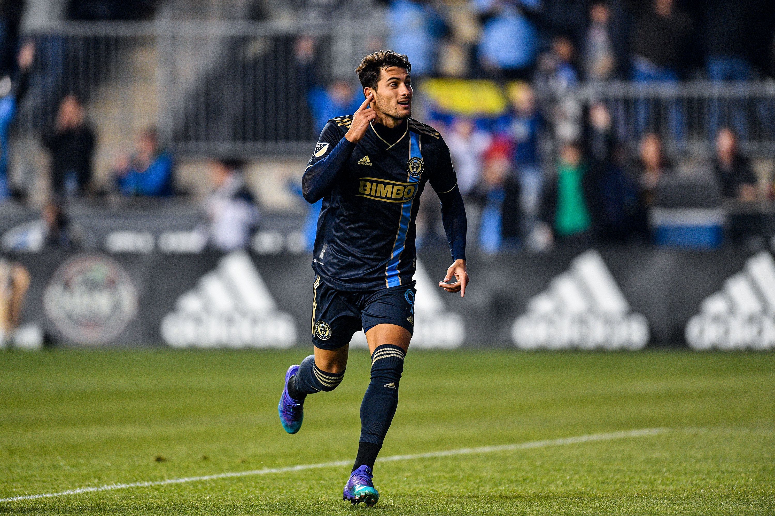 Union make quick work of expansion Charlotte, 2-0