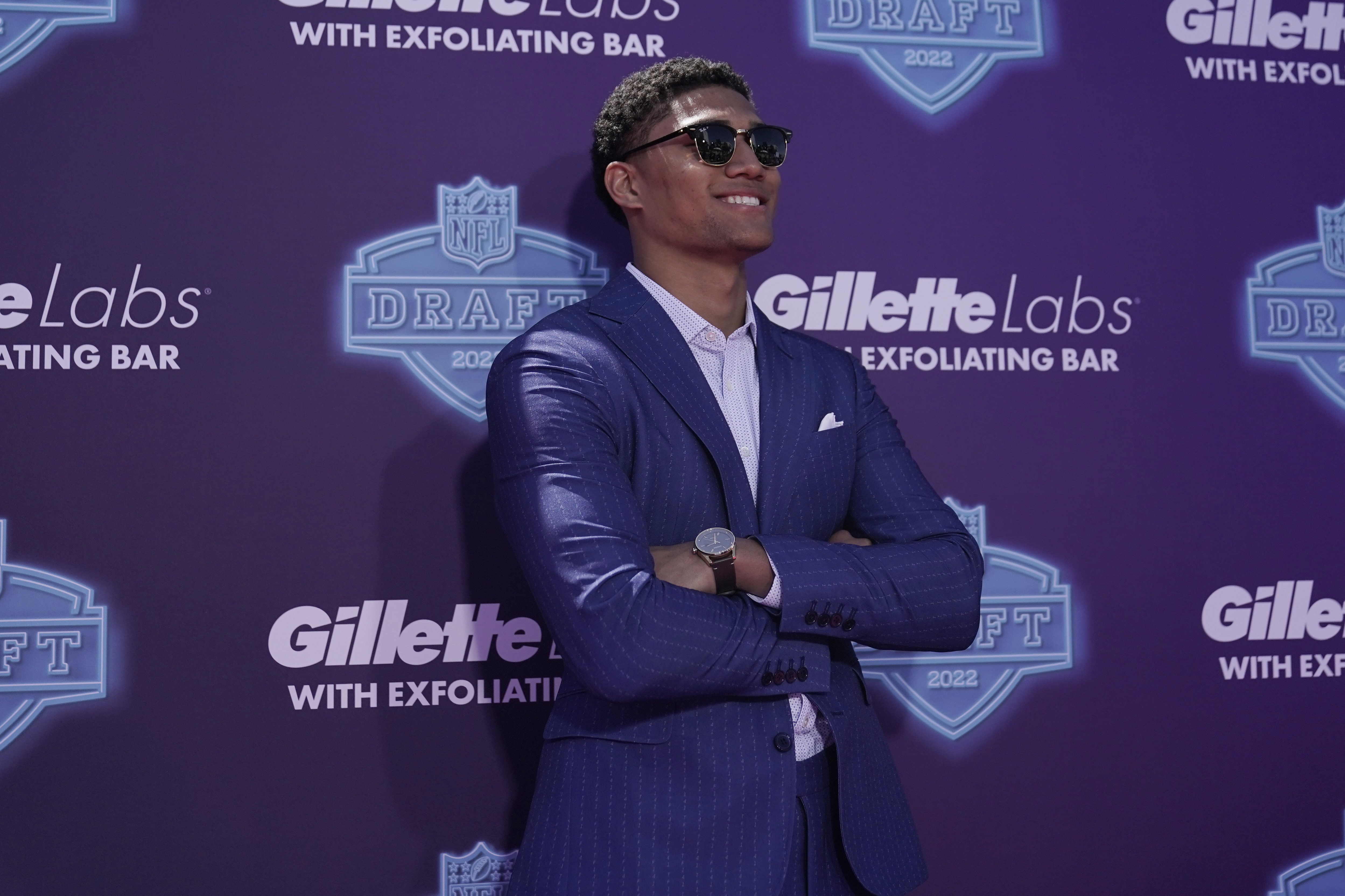The Best and Worst Dressed from the 2022 NBA Draft's Red Carpet - FanBuzz