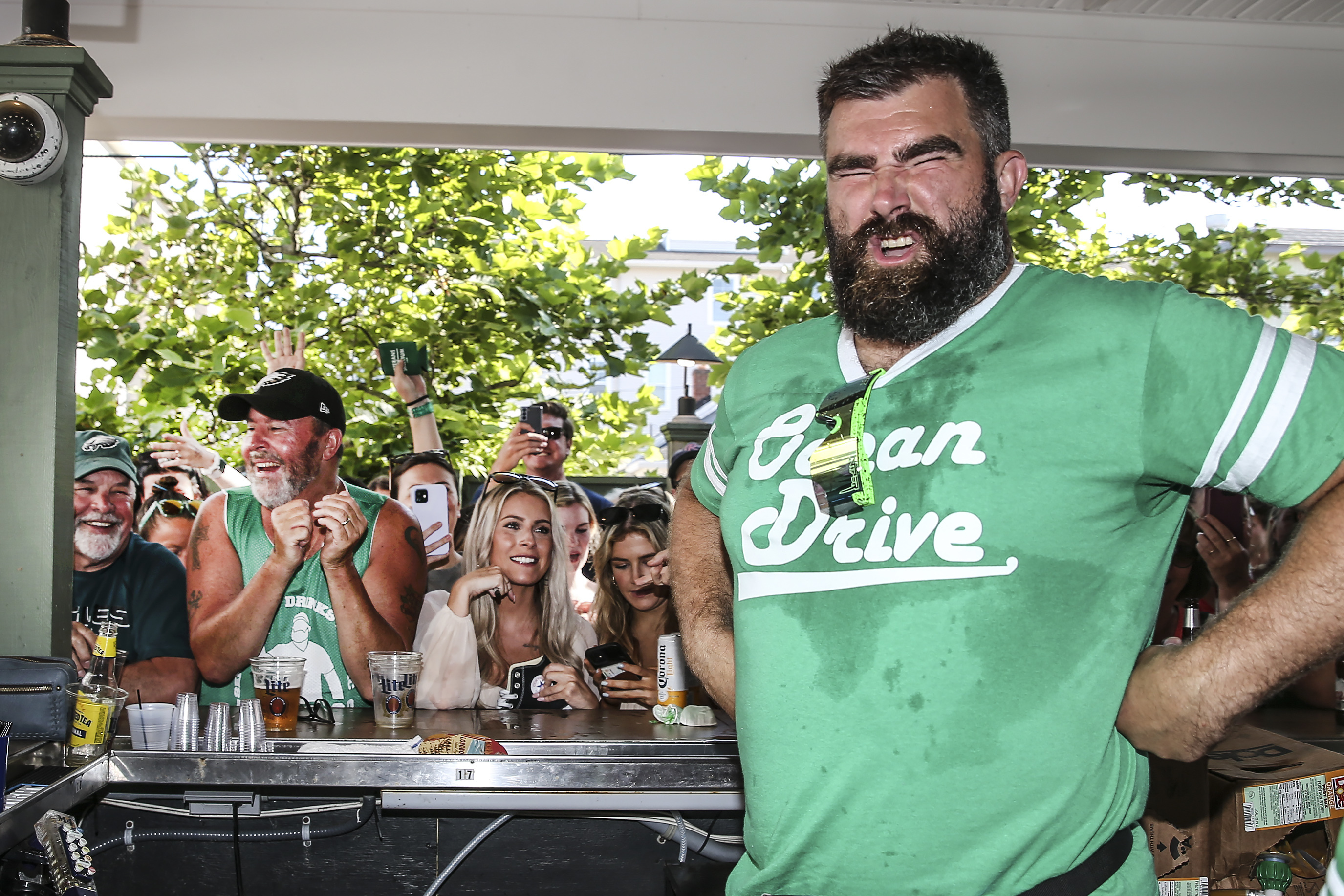 Watch Eagles' Jason Kelce Chug Beers And Tend Bar At Jersey, 45% OFF