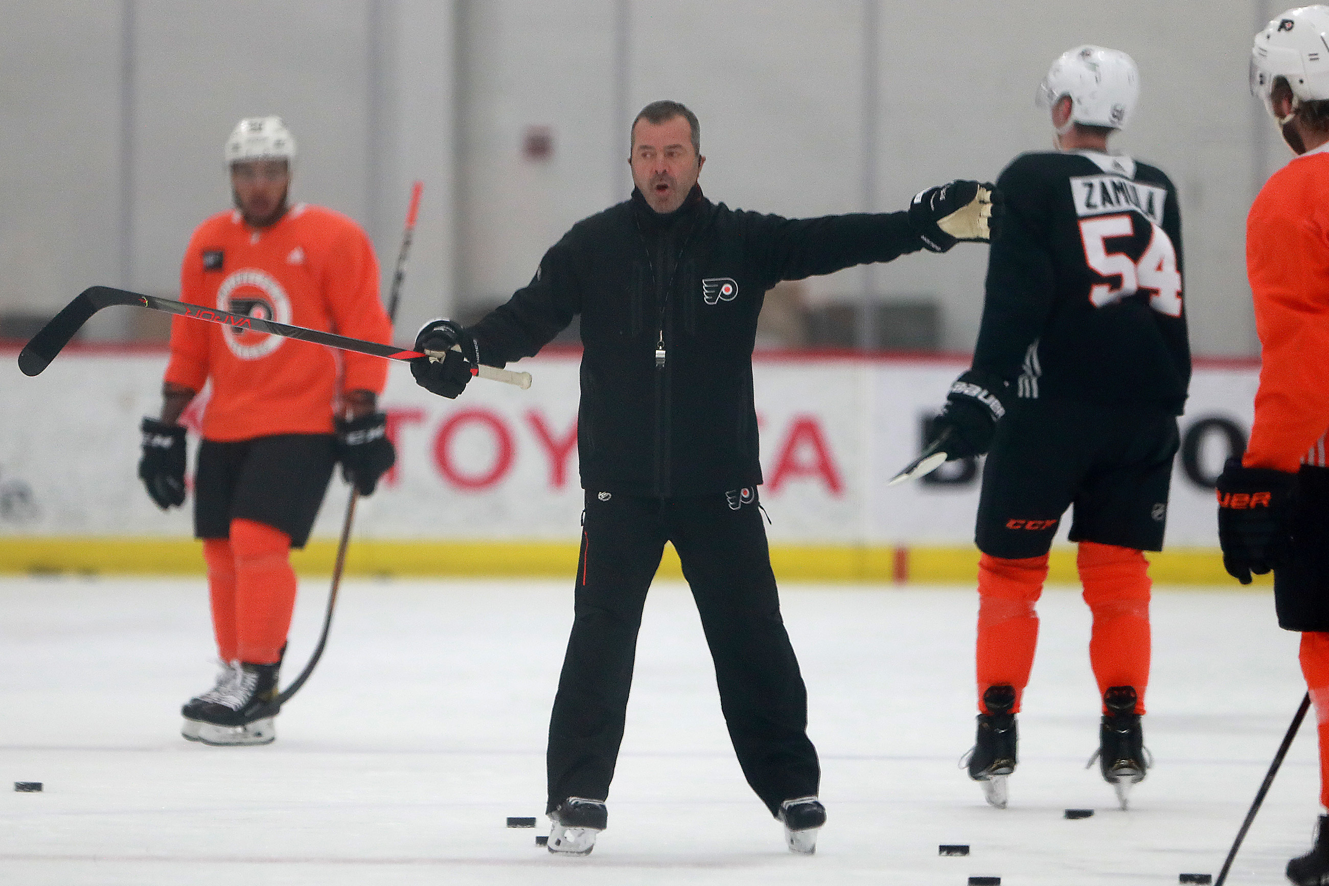 Alain Vigneault: Time for Flyers stars to wear the 'big-boy pants
