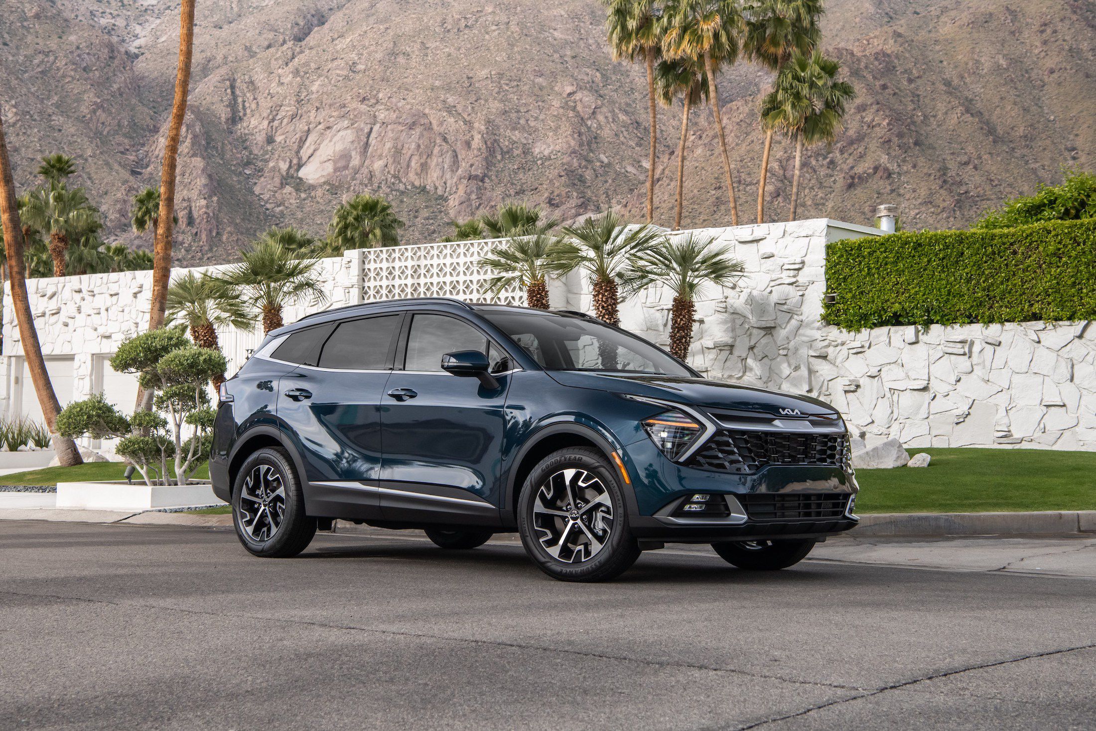 2023 Kia Sportage Hybrid First Drive: Ignore the Numbers and Just