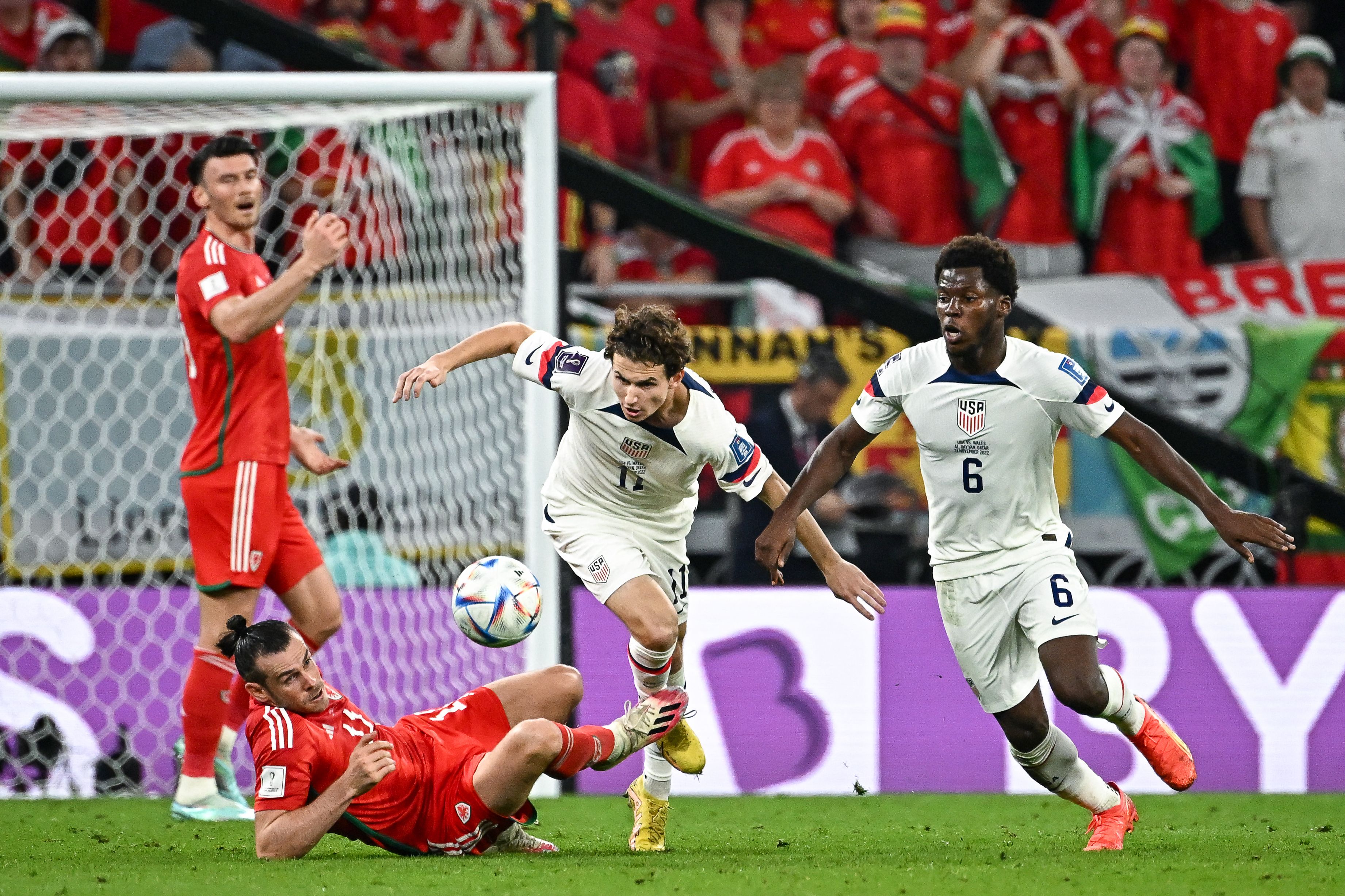 World Cup recap: USMNT ties vs. Wales on Tim Weah, Gareth Bale goals