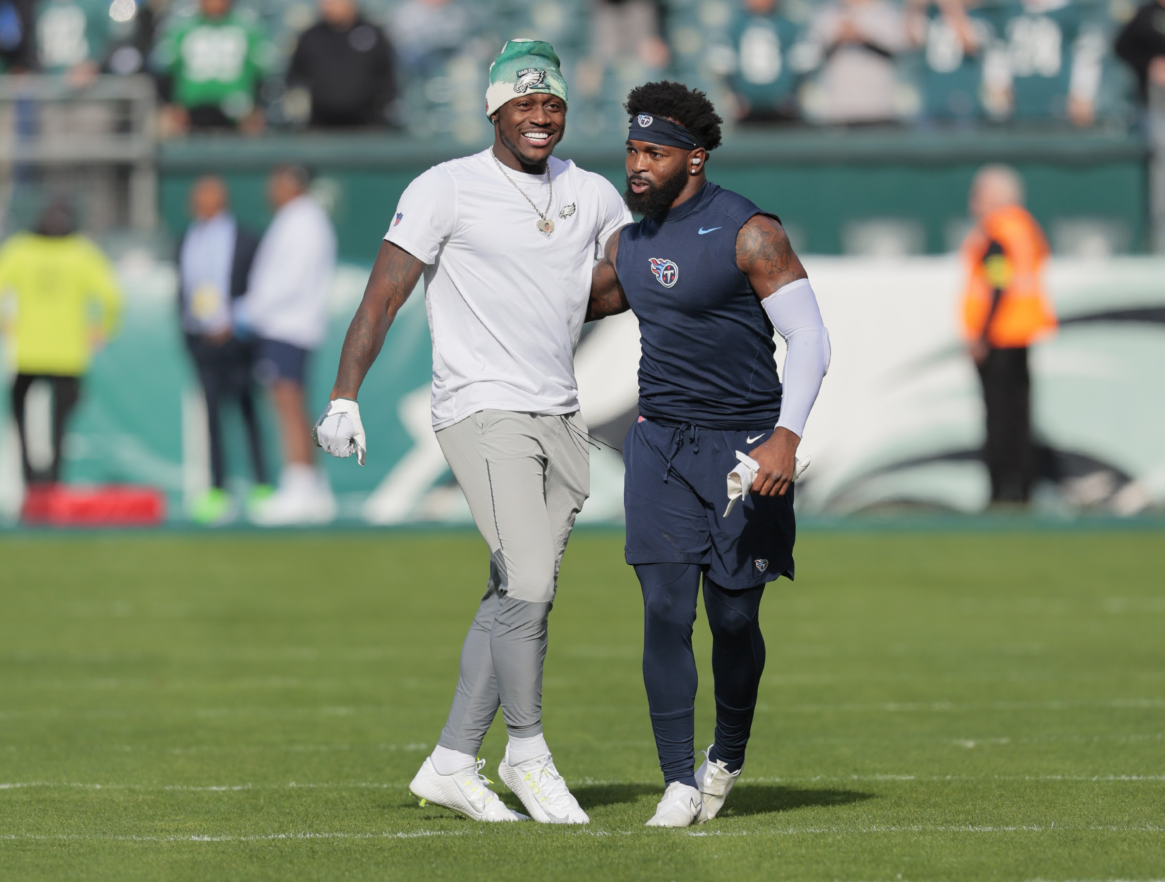 Jason Kelce arrived for Eagles vs. Titans dressed as Doug Whitmore