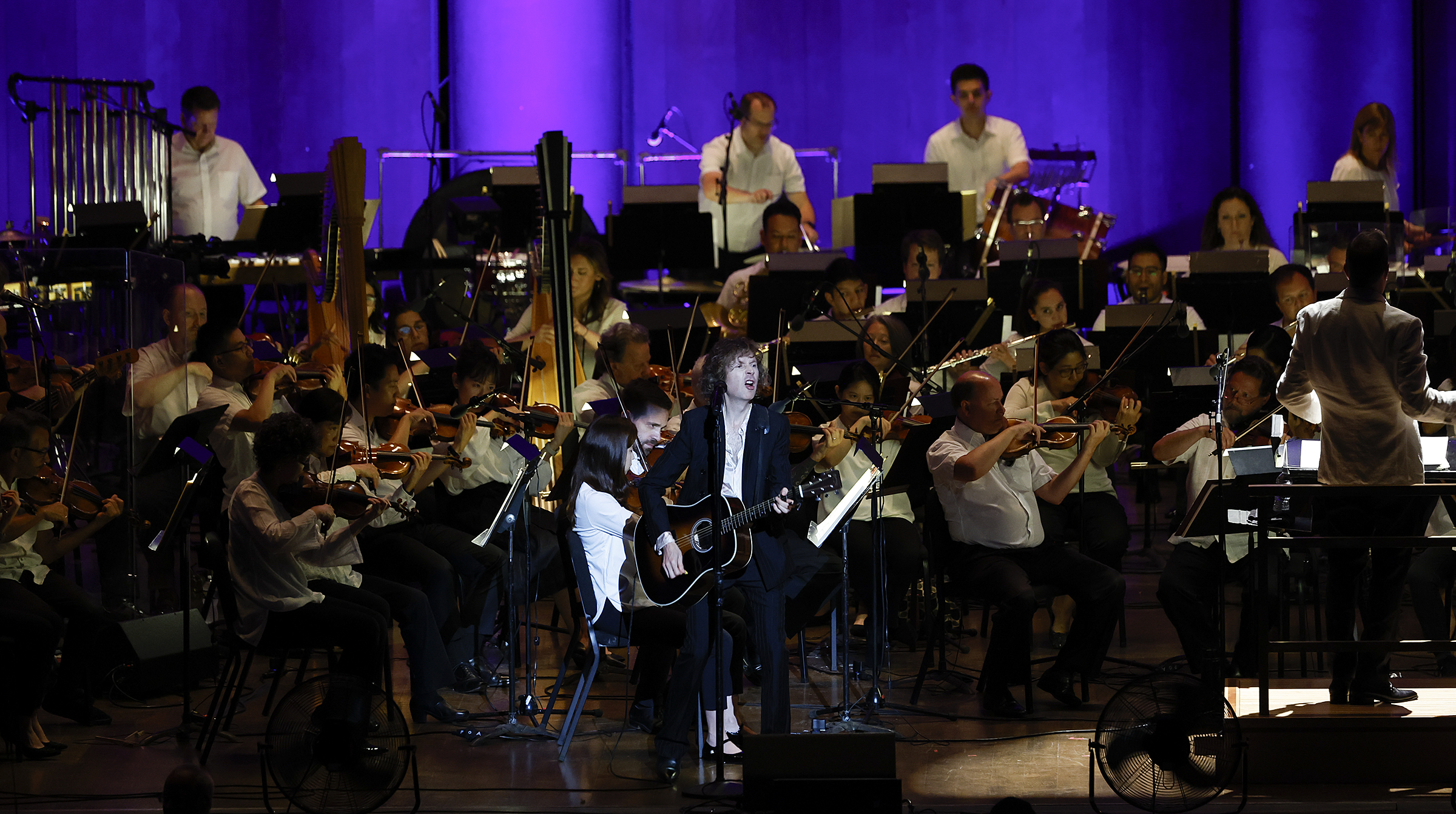 Review: Beck and the Philadelphia Orchestra play the summertime blues ...