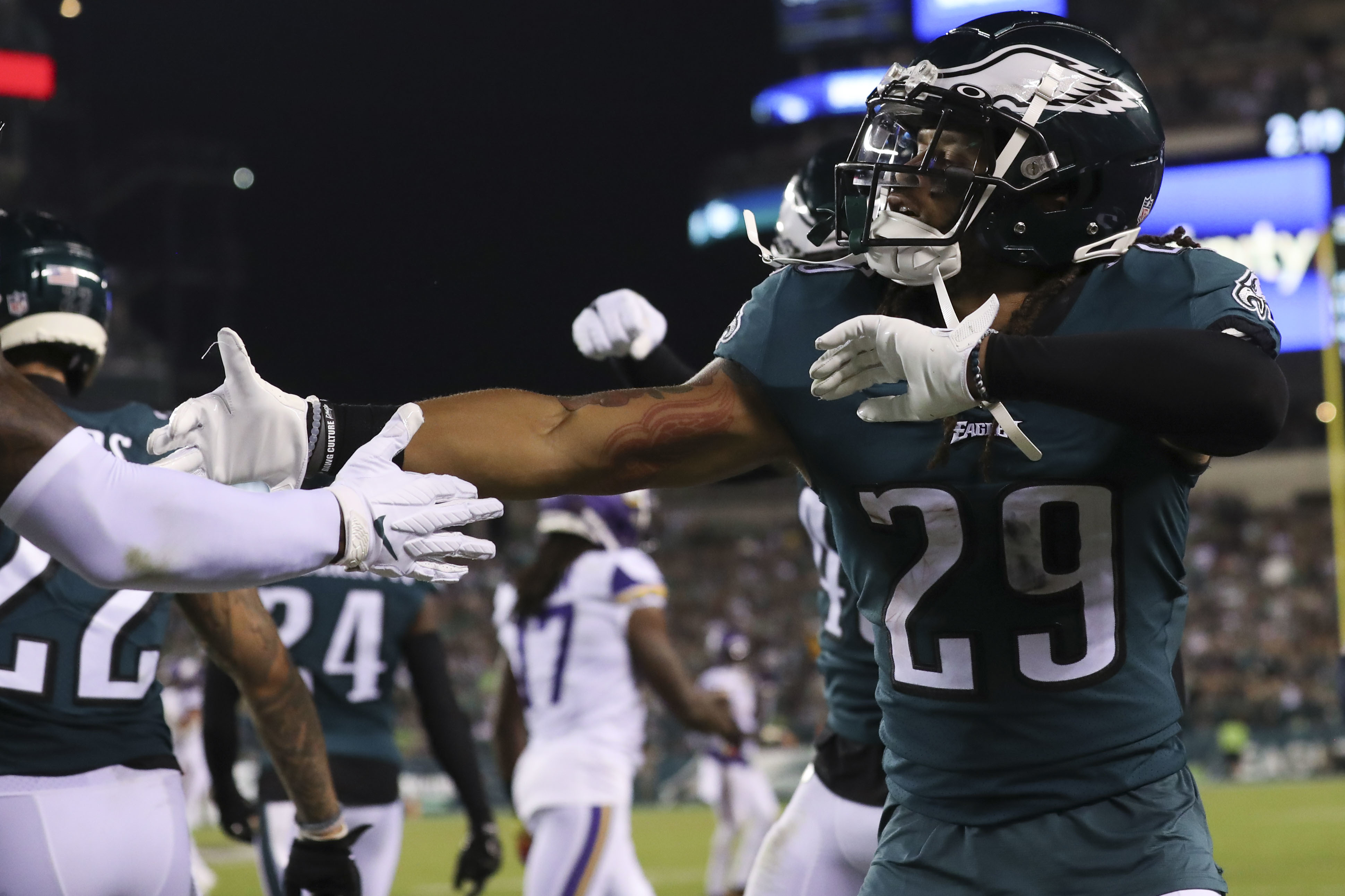 Eagles, Jalen Hurts dominate Vikings 24-7 in Monday night beatdown – Twin  Cities