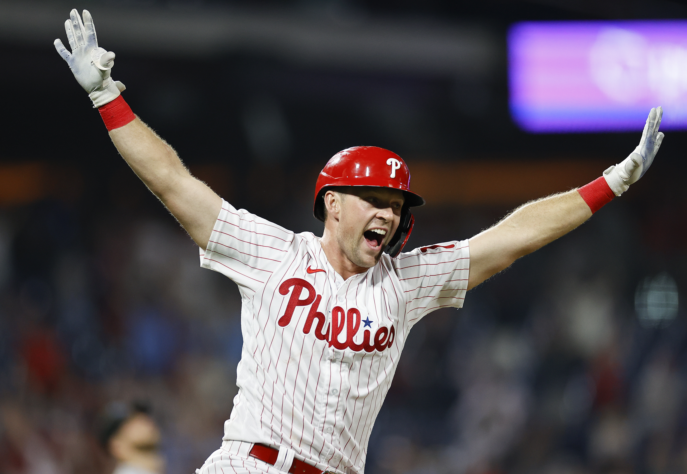 Rhys Hoskins' time to shine as his walk-off double gives Phillies a 3-2 win  over Miami