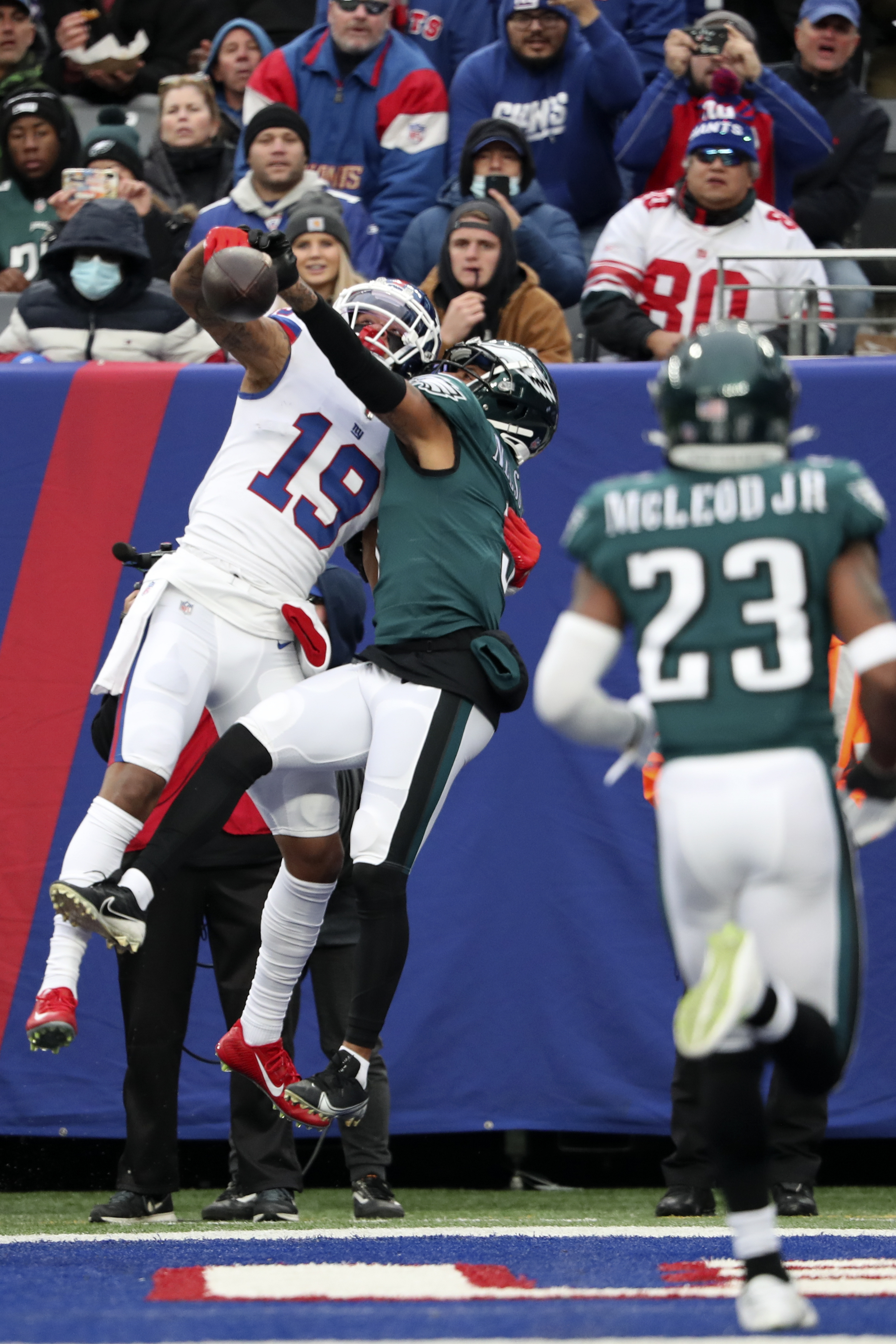 Eagles vs. Giants: Top photos from 13-7 loss in Week 12