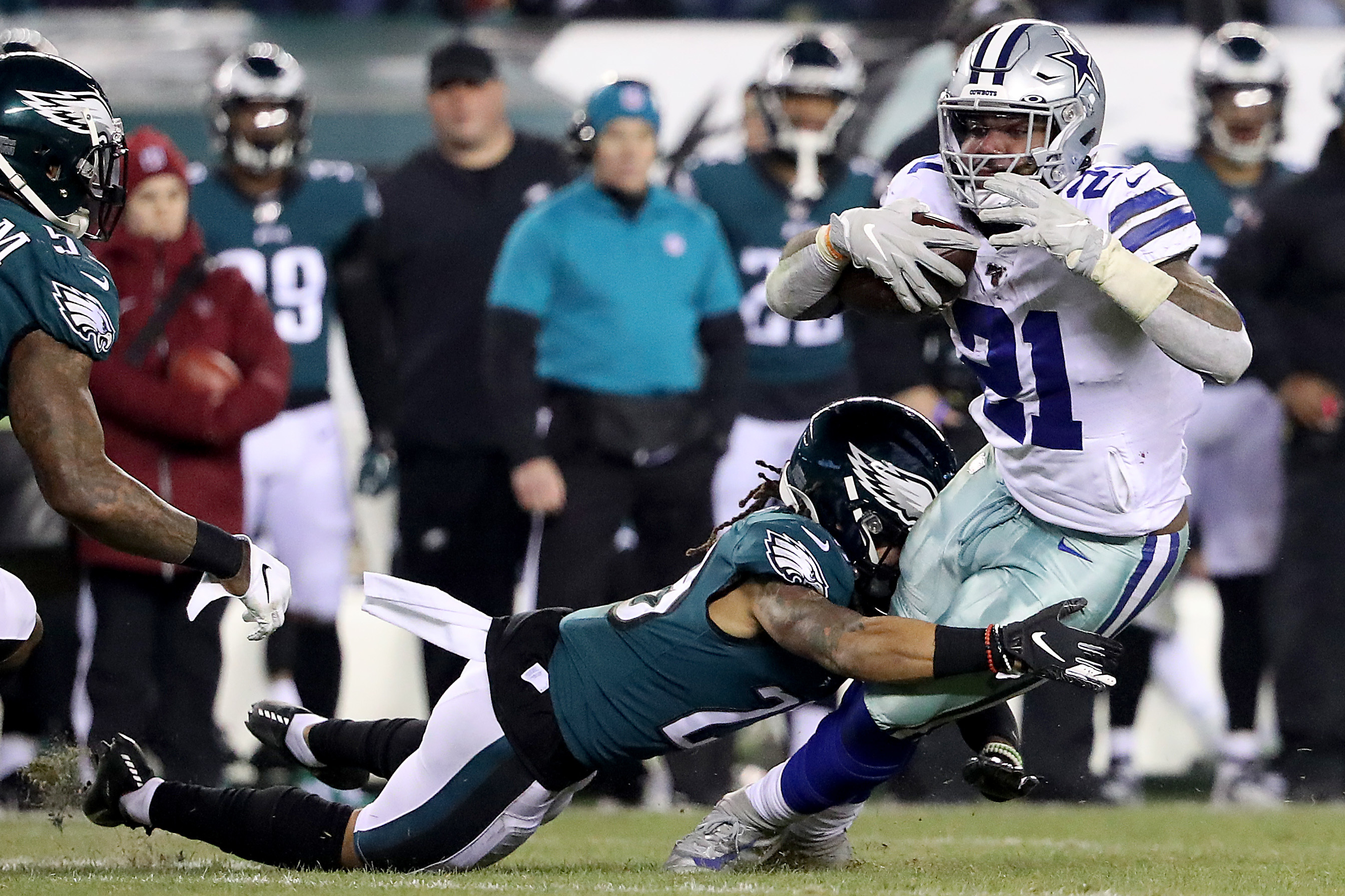 Dallas Cowboys leap over Philadelphia Eagles thanks to Ezekiel Elliott