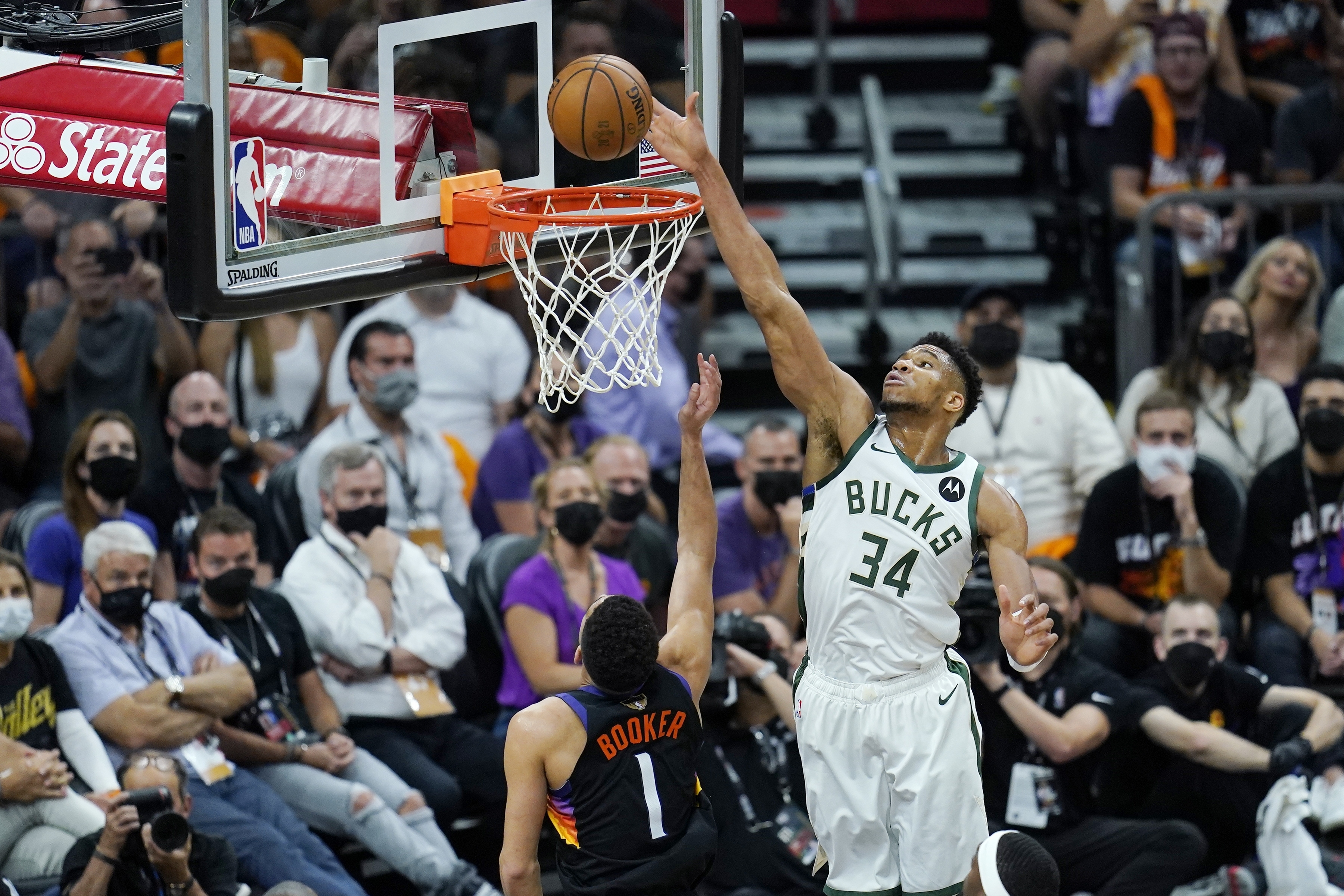 Suns swat Bucks in Game 1 of NBA Finals - The Columbian