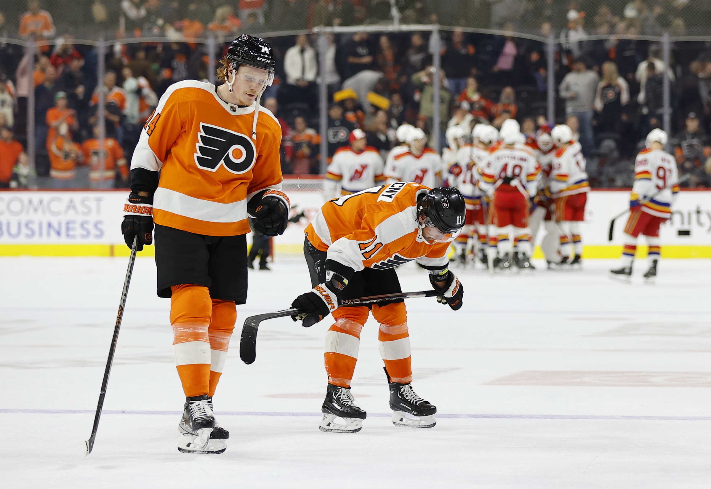 New Jersey Devils emerge victorious, 3-2, in third-period nail-biter over  Flyers