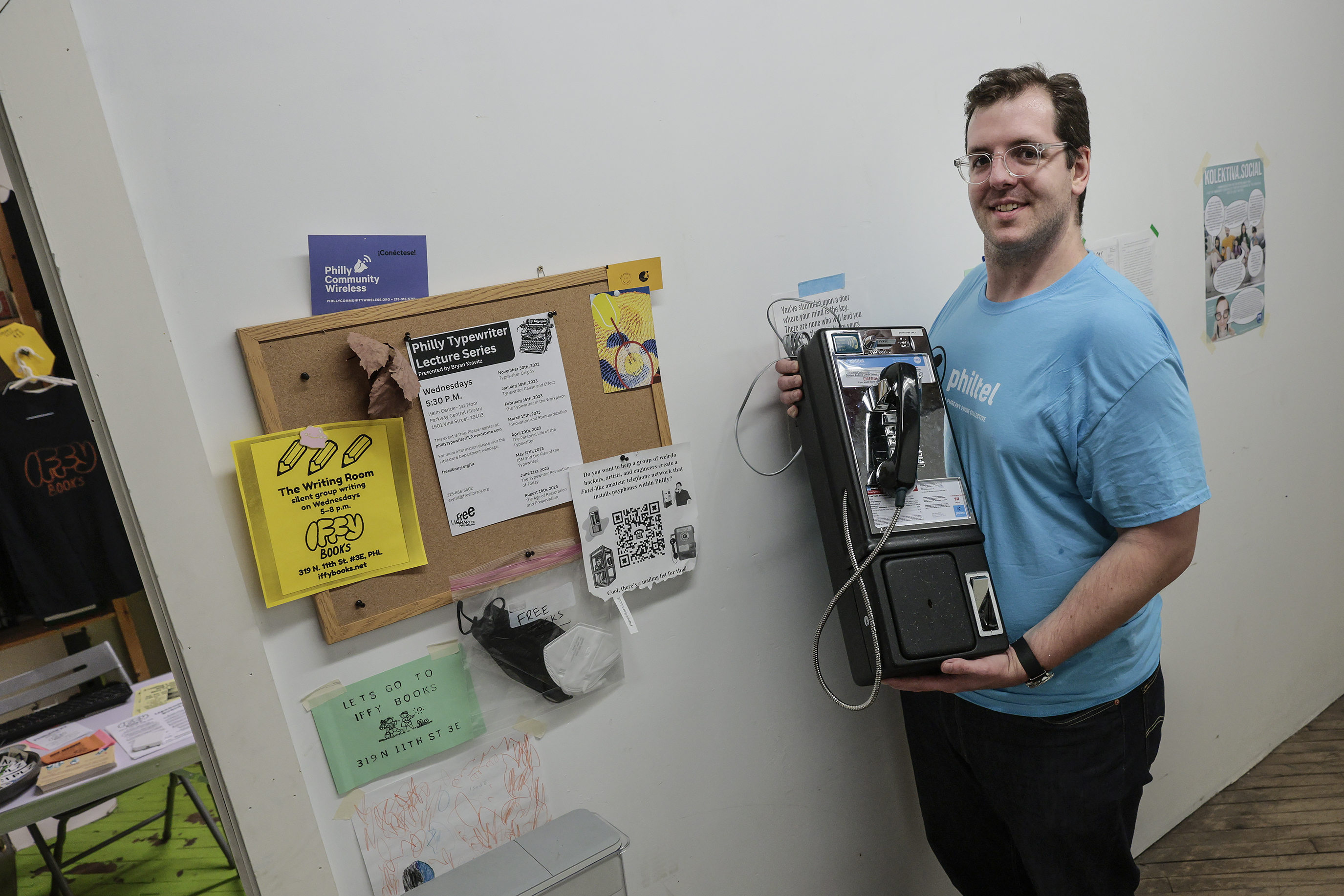 PhilTel wants to bring pay phones back to Philadelphia, for free calls photo