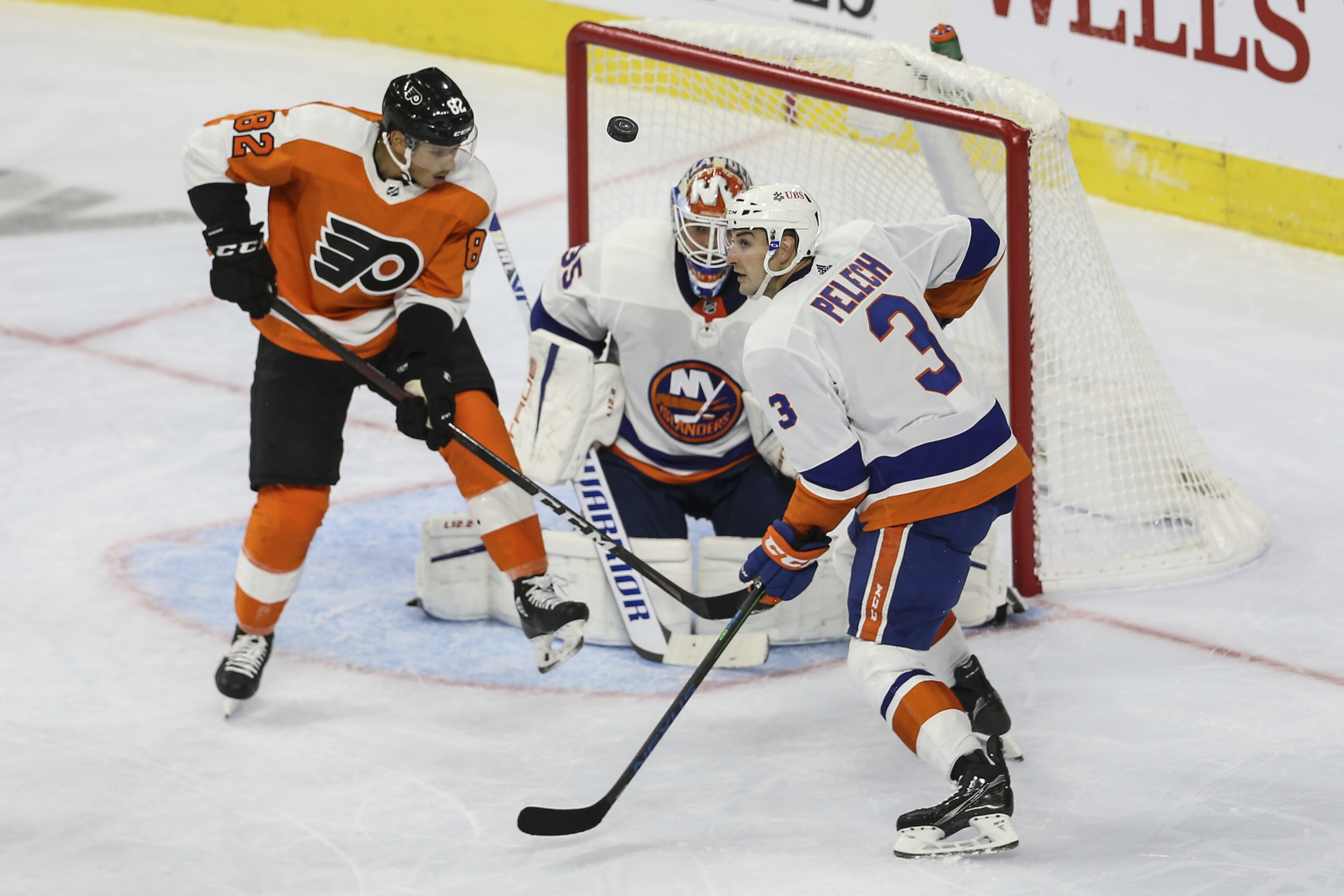 Flyers fall to Islanders in first exhibition game as Ryan Ellis, Keith  Yandle and Cam Atkinson make their team debuts