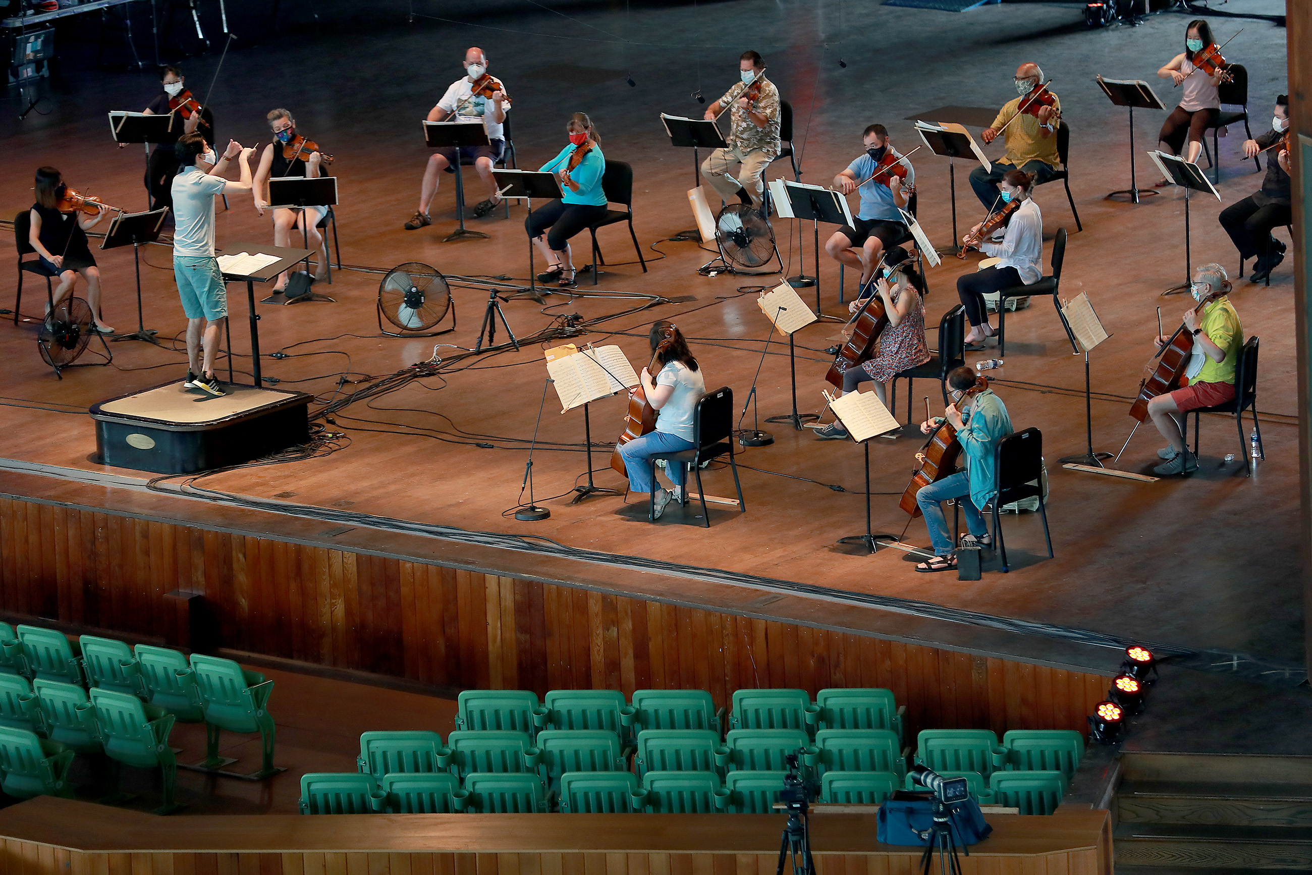 The Philadelphia Orchestra Goes Shorter Smaller And Virtual For The First Part Of The 21 Season