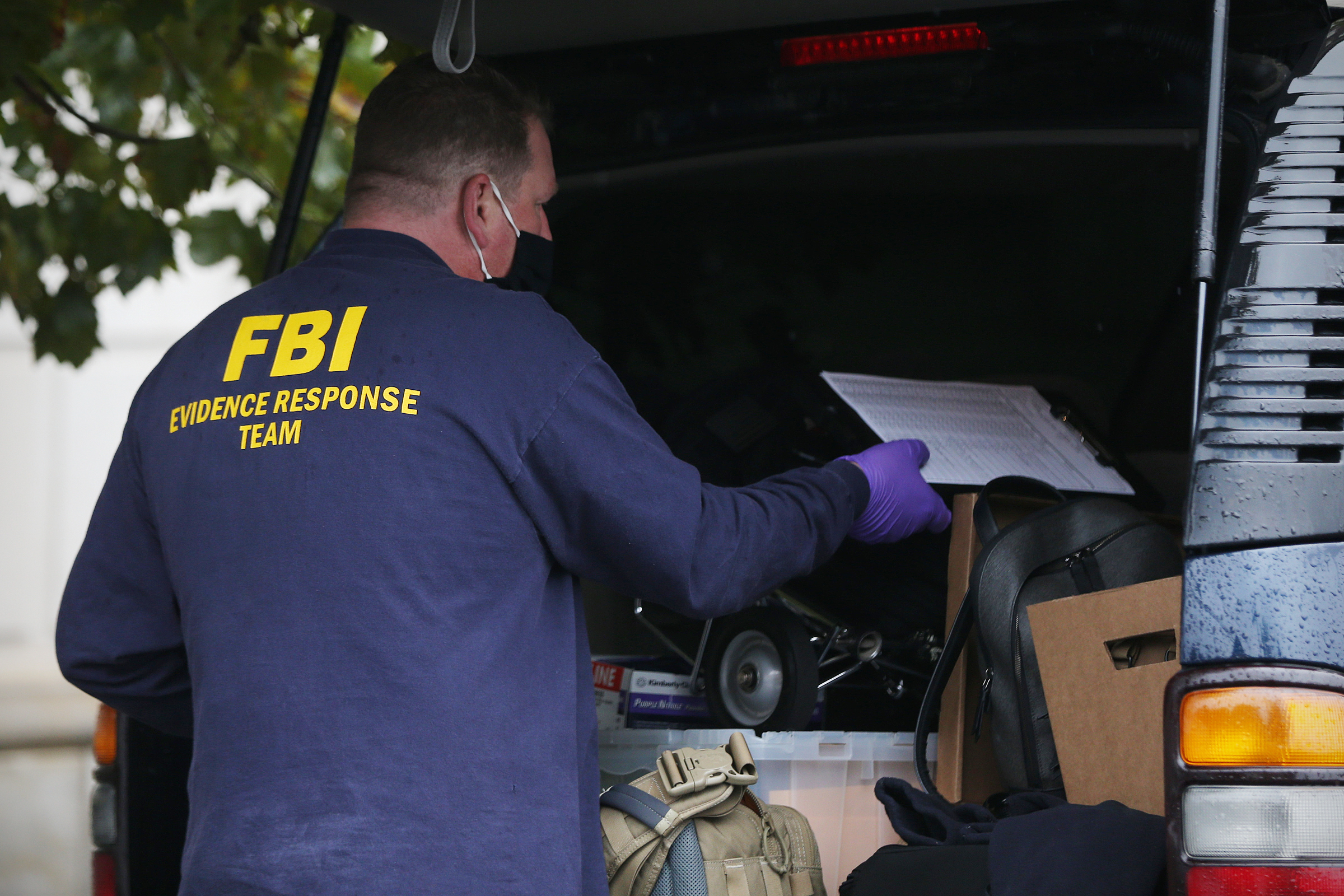 FBI agents raid IBEW Local 98 Philadelphia offices