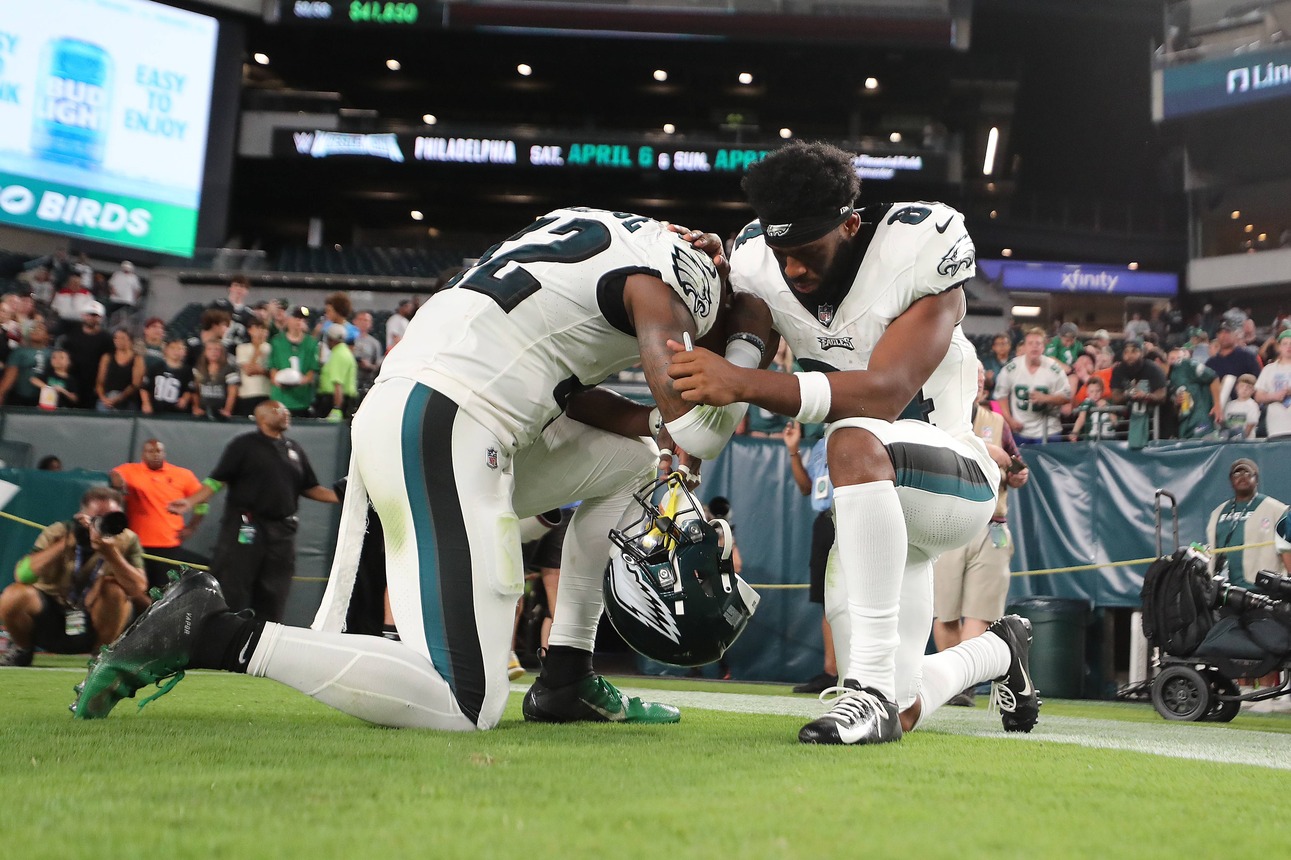 Eagles vs. Browns Injuries: Nolan Smith, Zech McPhearson, Tyrie Cleveland  Go Down Early in Preseason Game