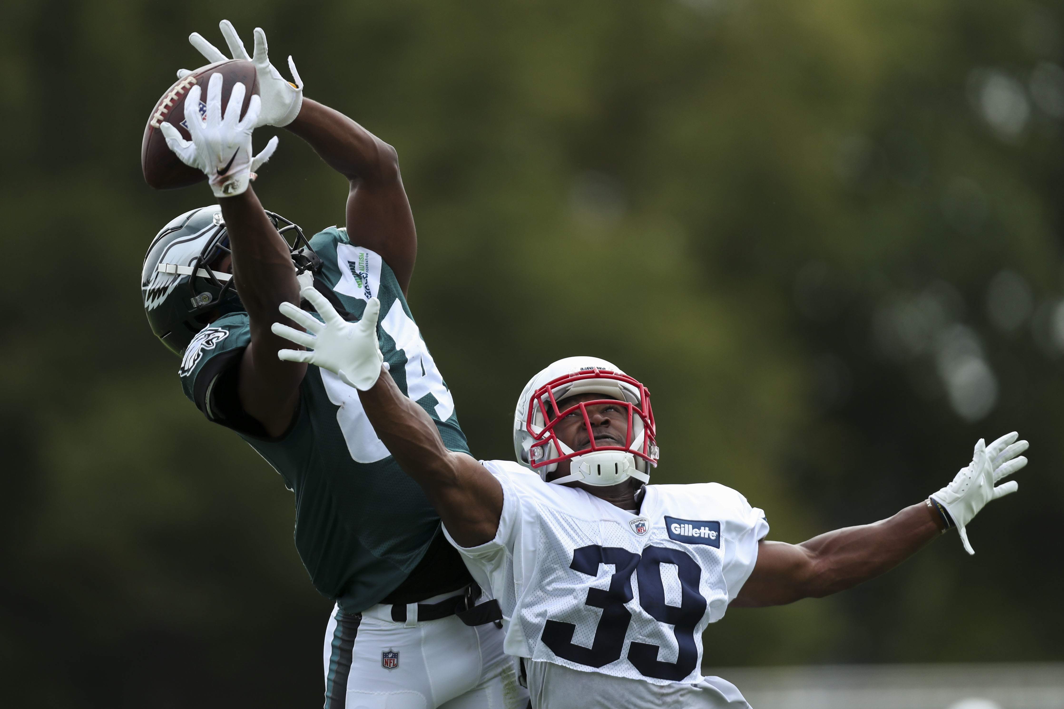 Patriots-Eagles joint practice: Pats thumped in Philly, Cam Newton