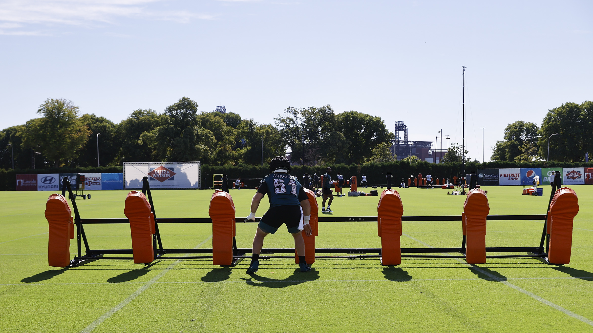 How Eagles' Marcus Epps built a gym and NFL career at the same