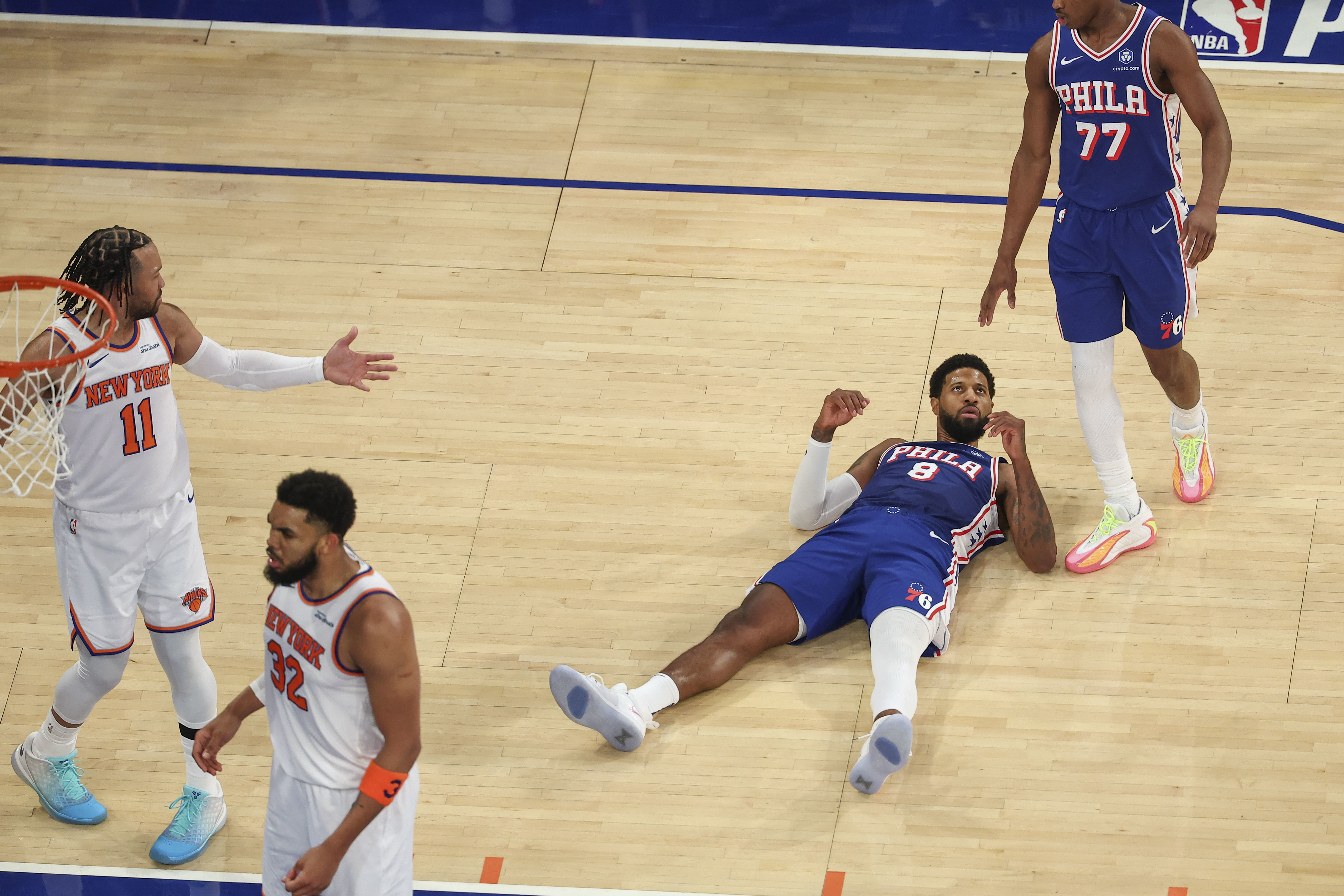 Sixers lose to the Knicks in Game 1, 98-137