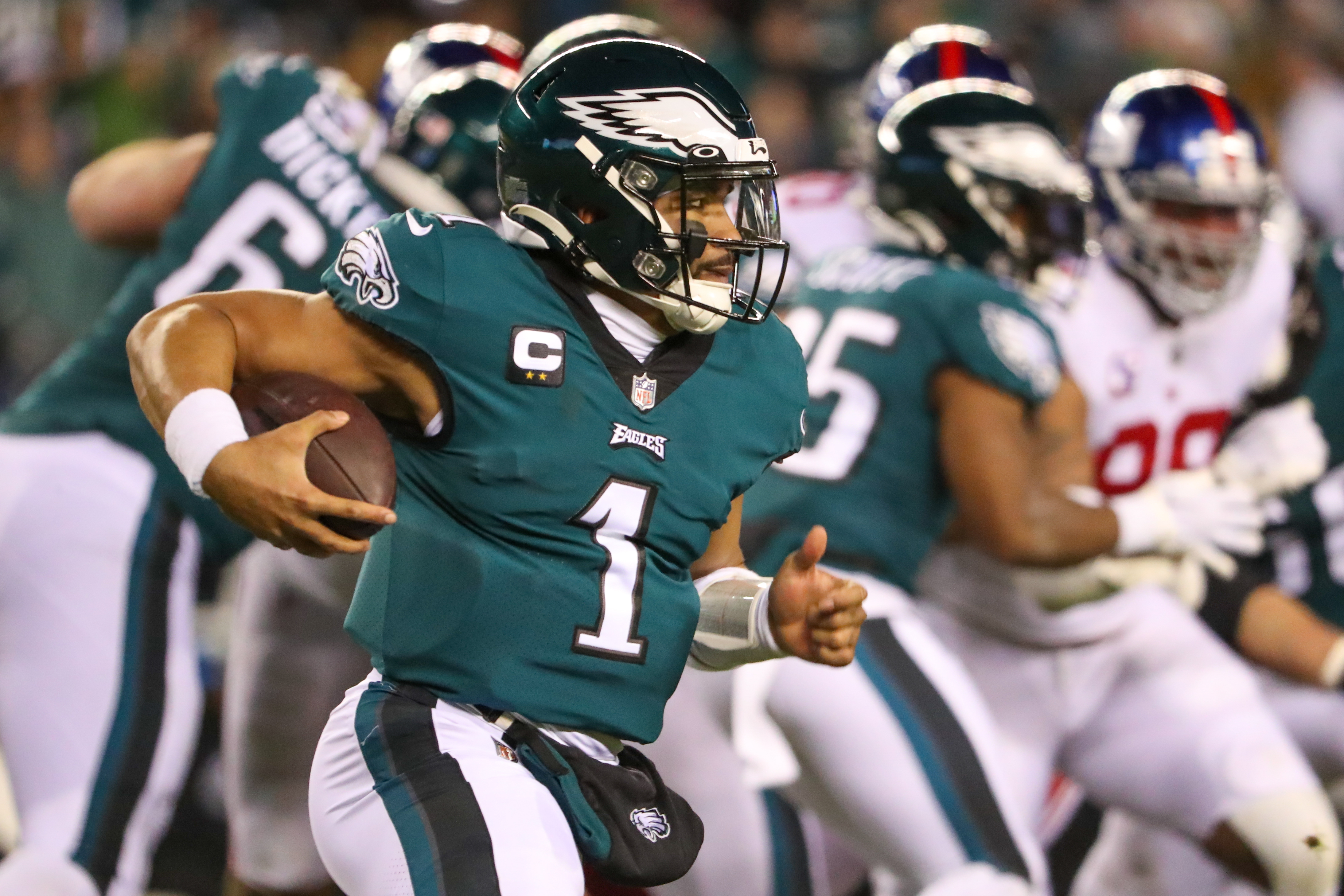 Eagles rout Giants in NFC divisional playoff as Dallas Goedert's